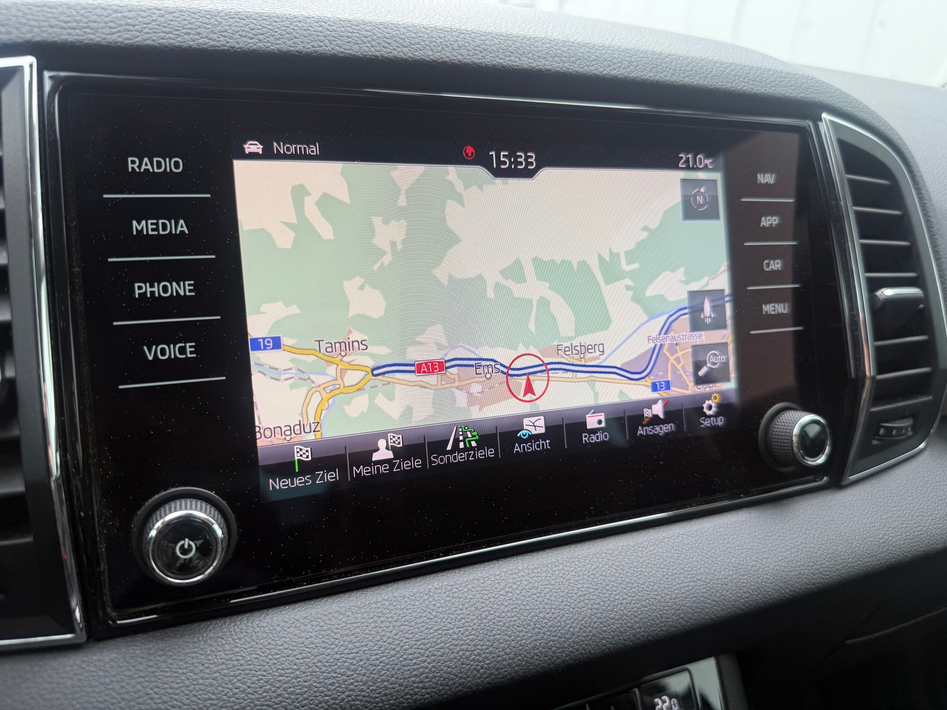 SKODA Karoq 2.0 TDI CR Ambition 4x4 DSG-image-22