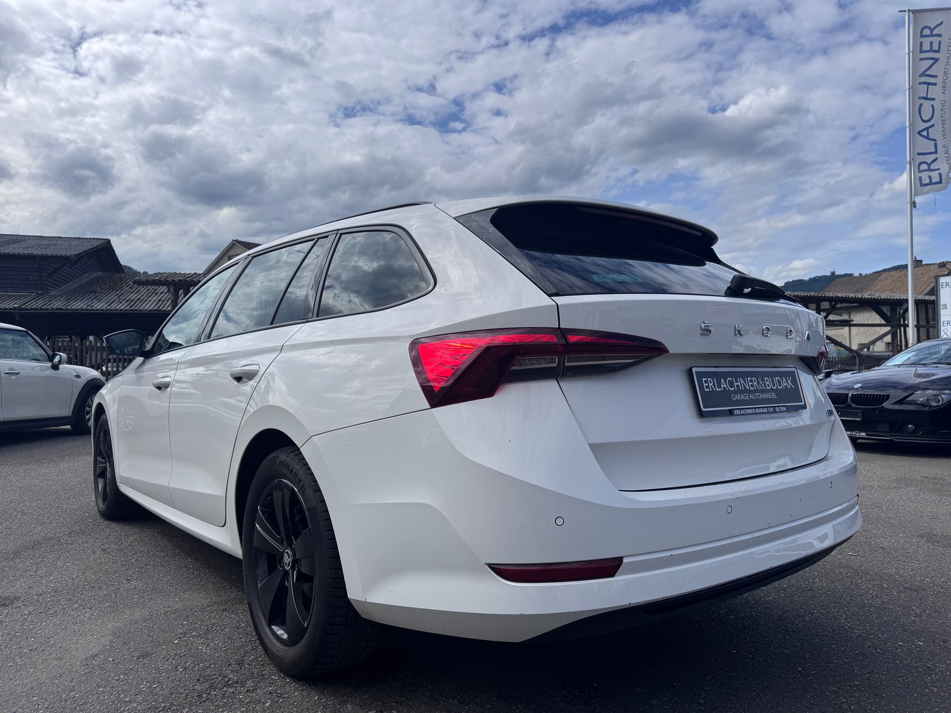 SKODA Octavia Combi 1.0 TSI mHEV DSG Ambition-showroom-element-3