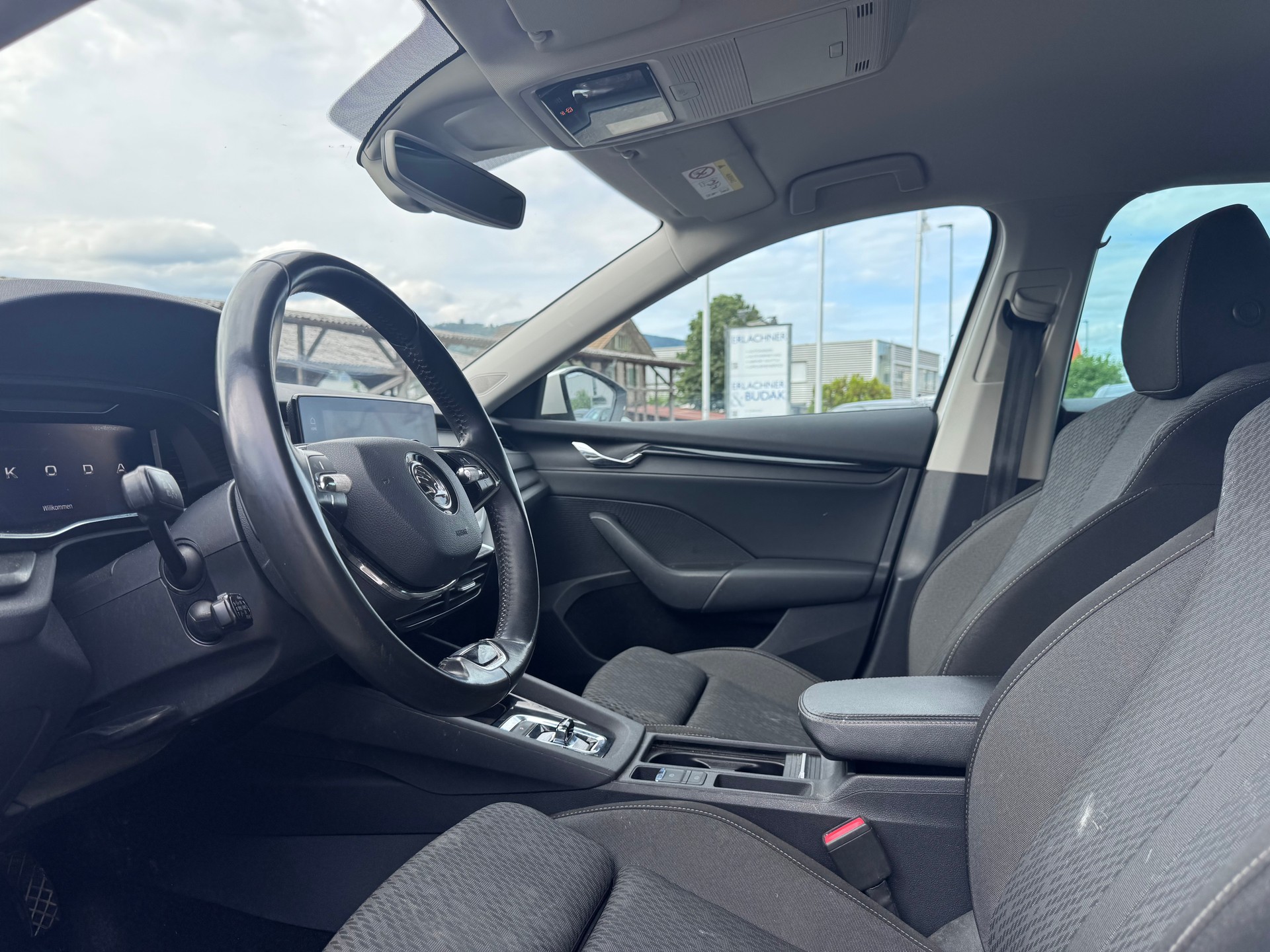 SKODA Octavia Combi 1.0 TSI mHEV DSG Ambition-image-10