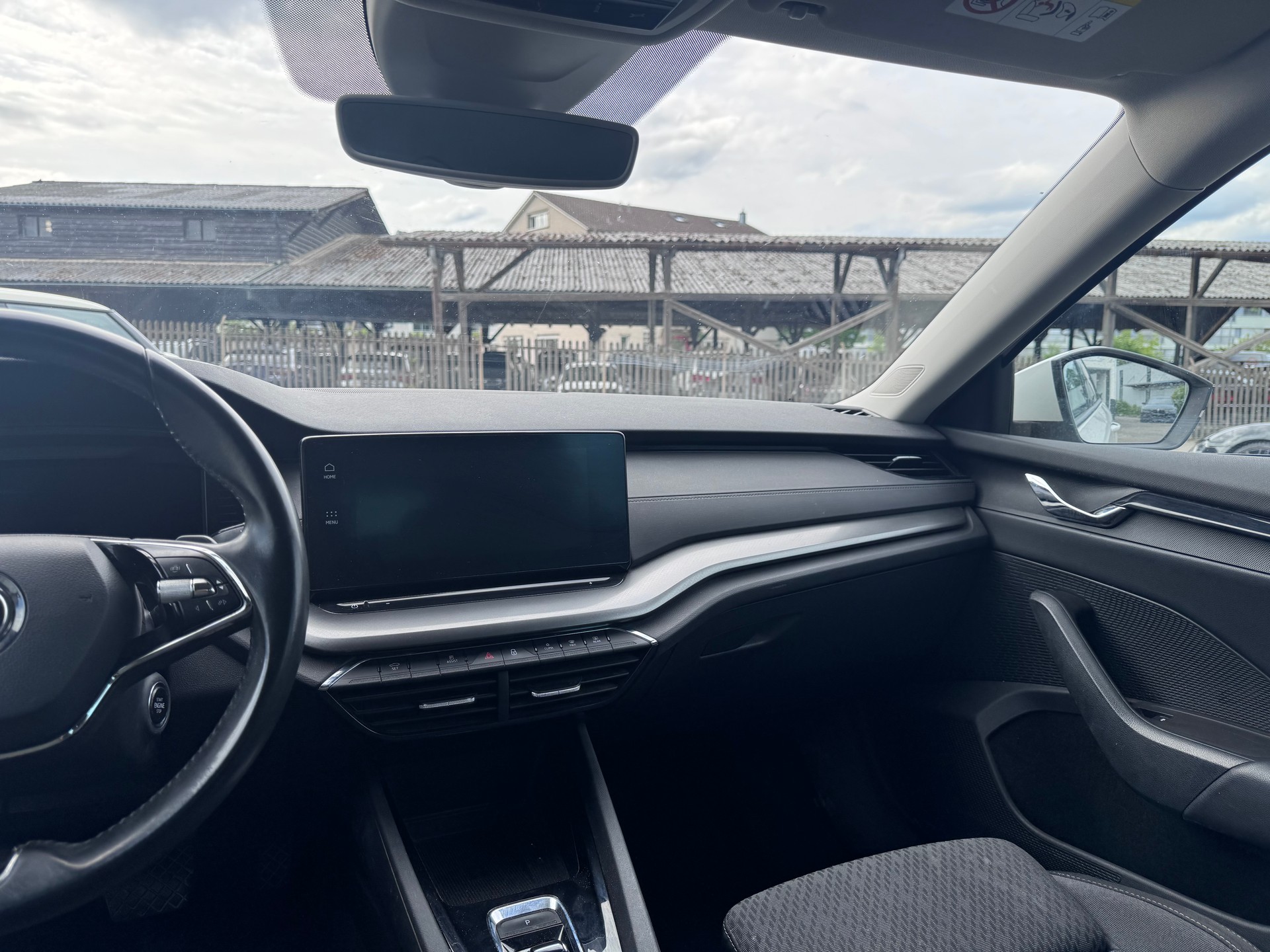 SKODA Octavia Combi 1.0 TSI mHEV DSG Ambition-image-9