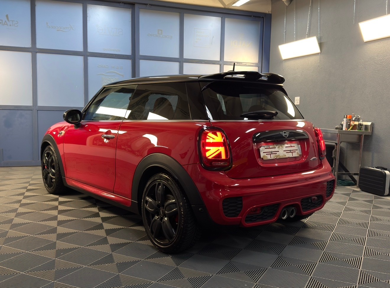 MINI Cooper John Cooper Works Steptronic-showroom-element-2