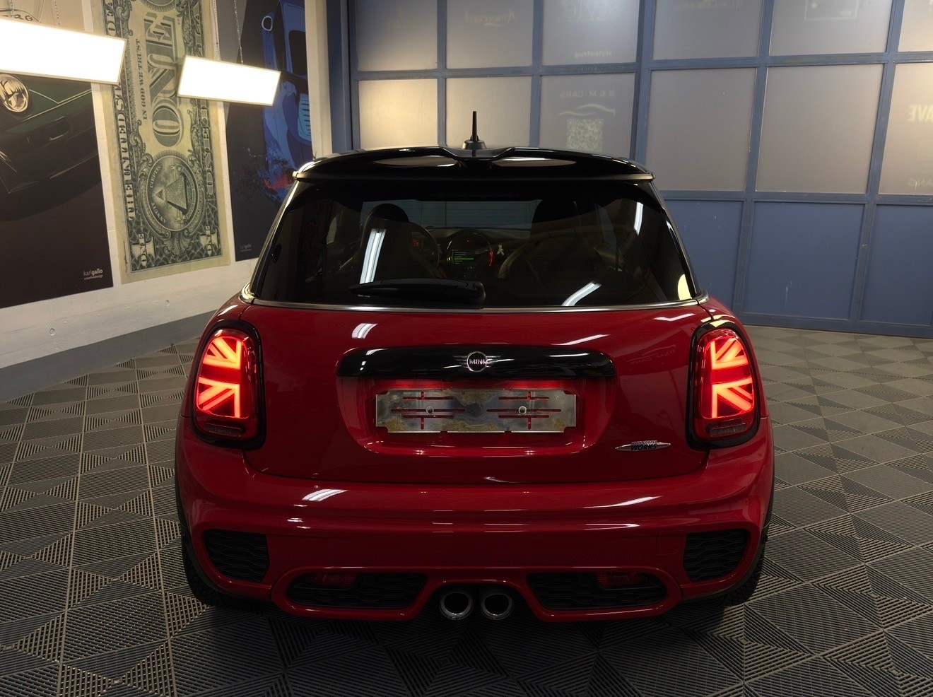 MINI Cooper John Cooper Works Steptronic-showroom-element-3