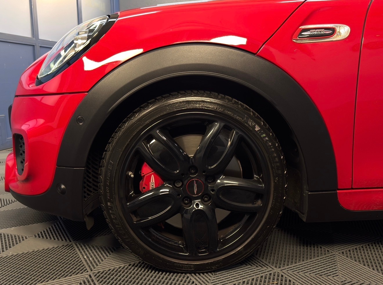 MINI Cooper John Cooper Works Steptronic-image-4