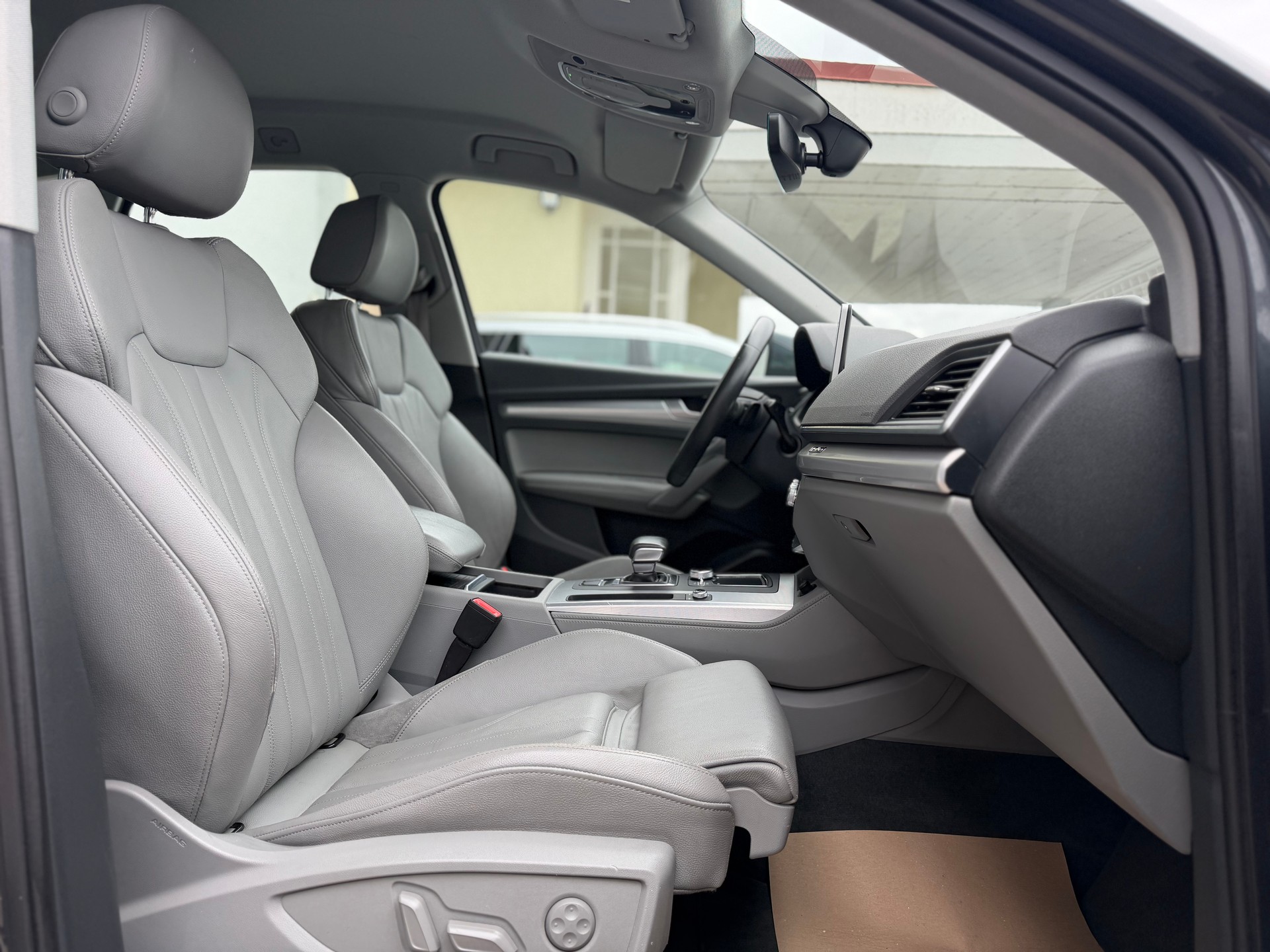 AUDI Q5 2.0 TFSI sport quattro S-tronic-image-14