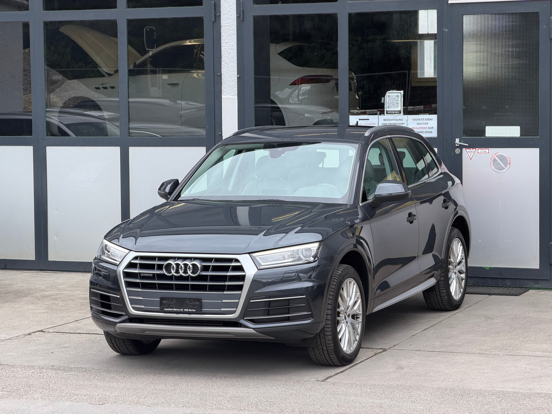 AUDI Q5 2.0 TFSI sport quattro S-tronic-showroom-element-1
