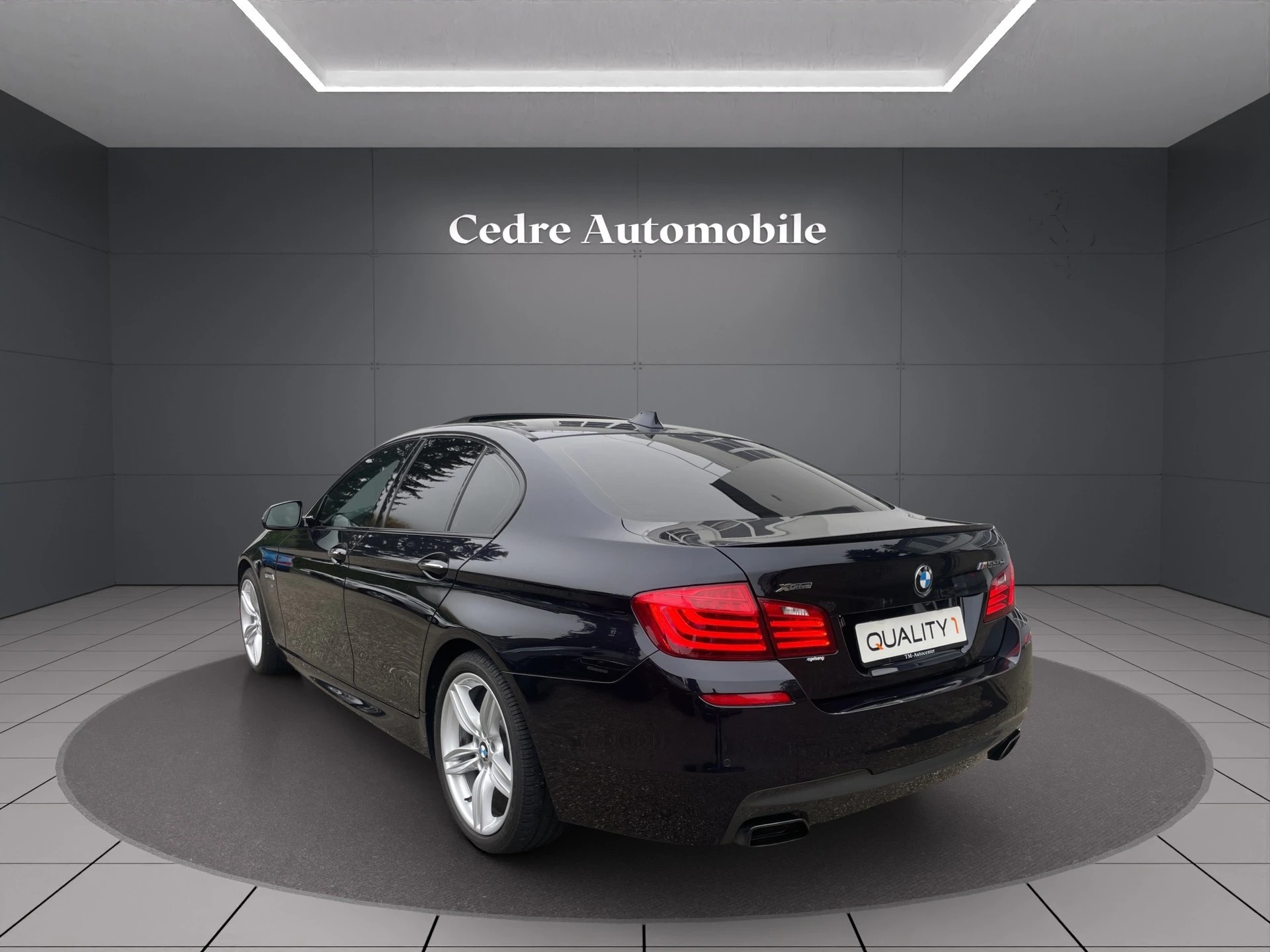 BMW M550d xDrive Steptronic-showroom-element-2