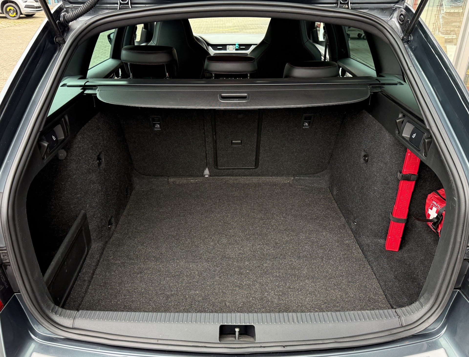 SKODA Octavia Combi 2.0 TDI RS 4x4 DSG-image-6