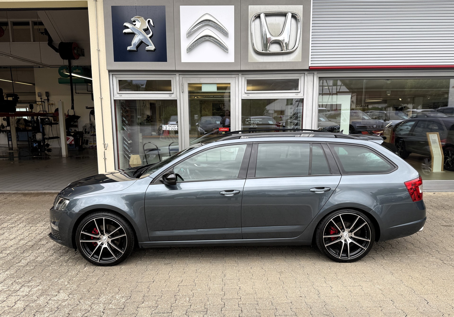 SKODA Octavia Combi 2.0 TDI RS 4x4 DSG-image-3