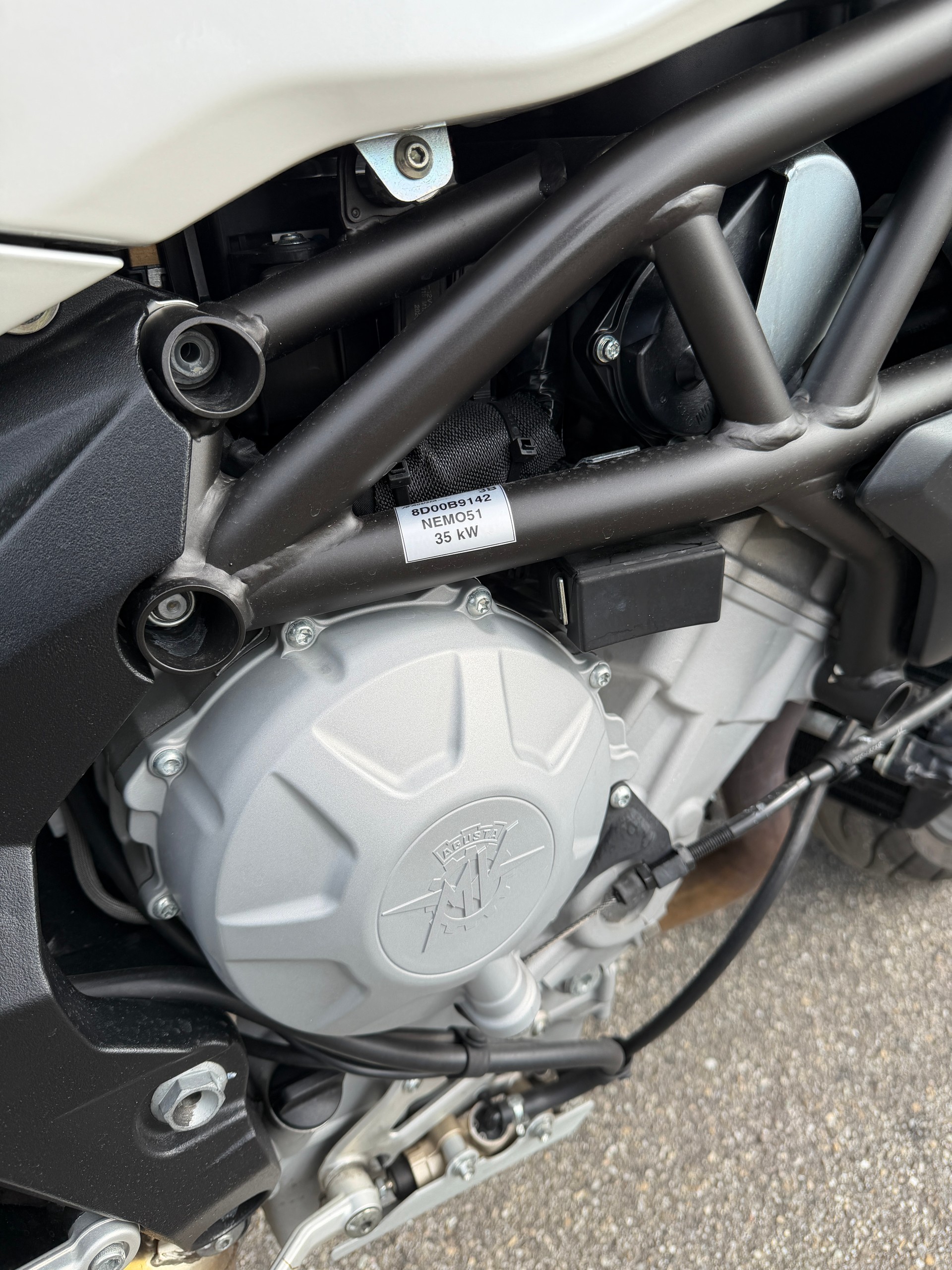 MV AGUSTA B3 Brutale 675-image-7