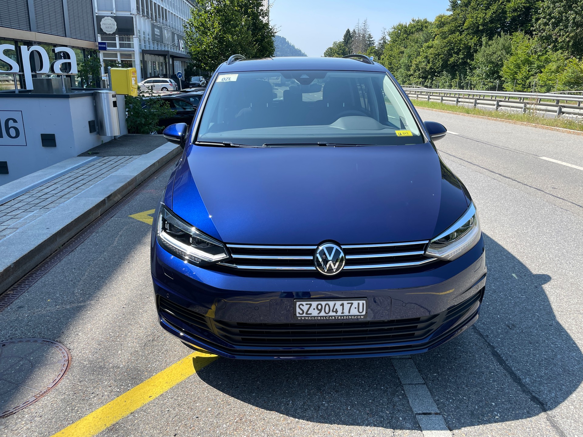 VW Touran 1.5 TSI EVO Comfortline DSG, 7-Sitzer, AHK und Standheizung-showroom-element-1