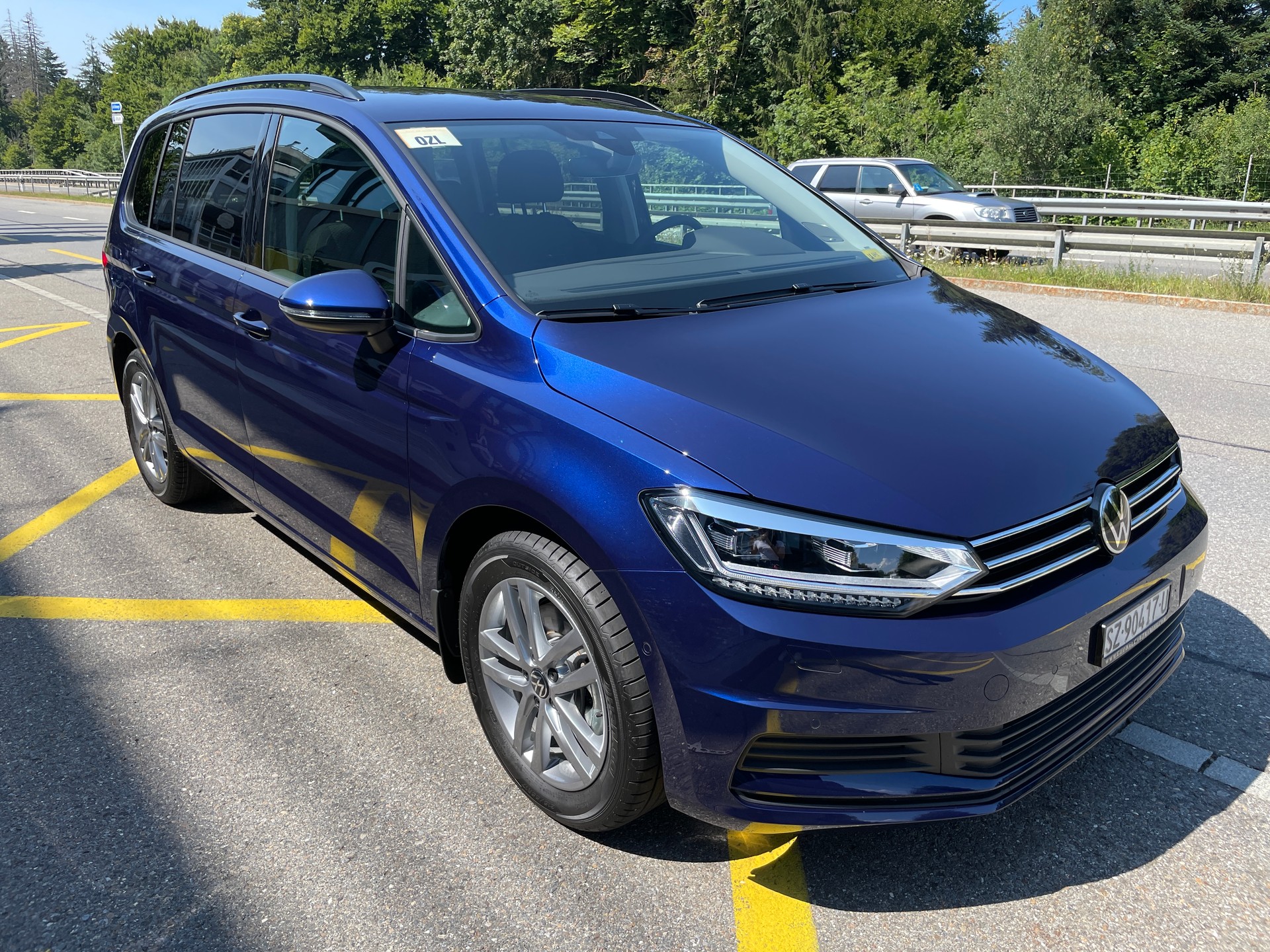 VW Touran 1.5 TSI EVO Comfortline DSG, 7-Sitzer, AHK und Standheizung-showroom-element-2