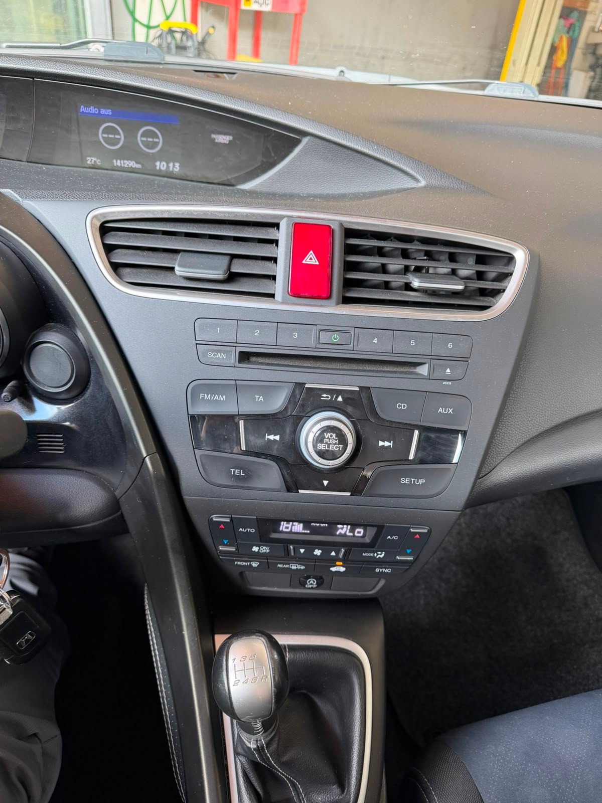HONDA Civic Tourer 1.6 i-DTEC Sport-image-14