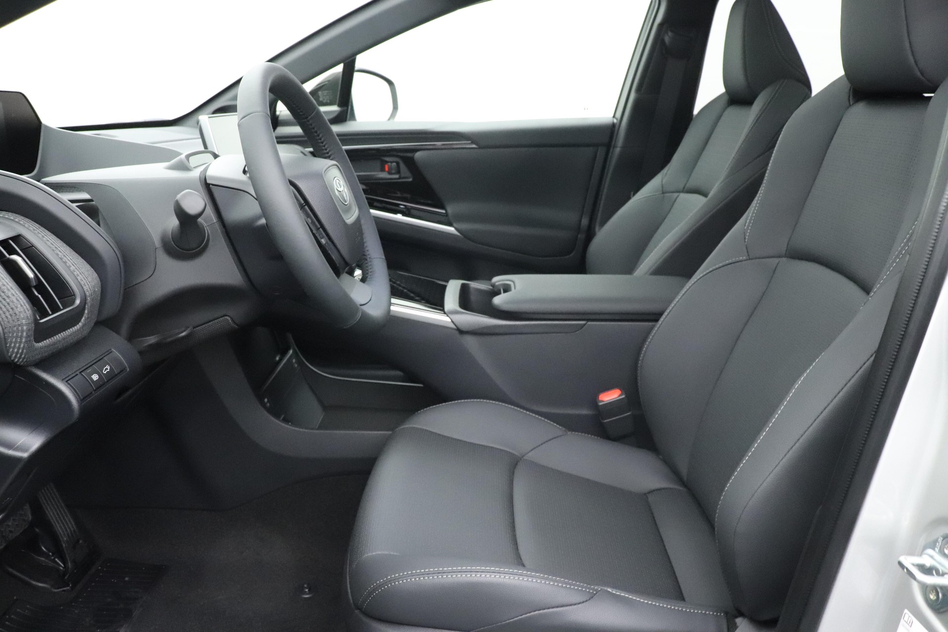 TOYOTA bZ4X Premium AWD-showroom-element-3
