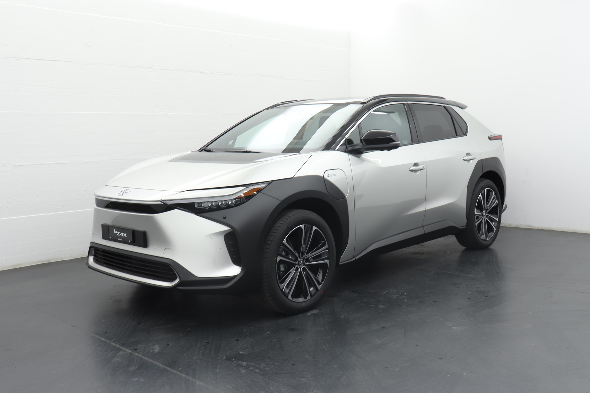 TOYOTA bZ4X Premium AWD-showroom-element-2