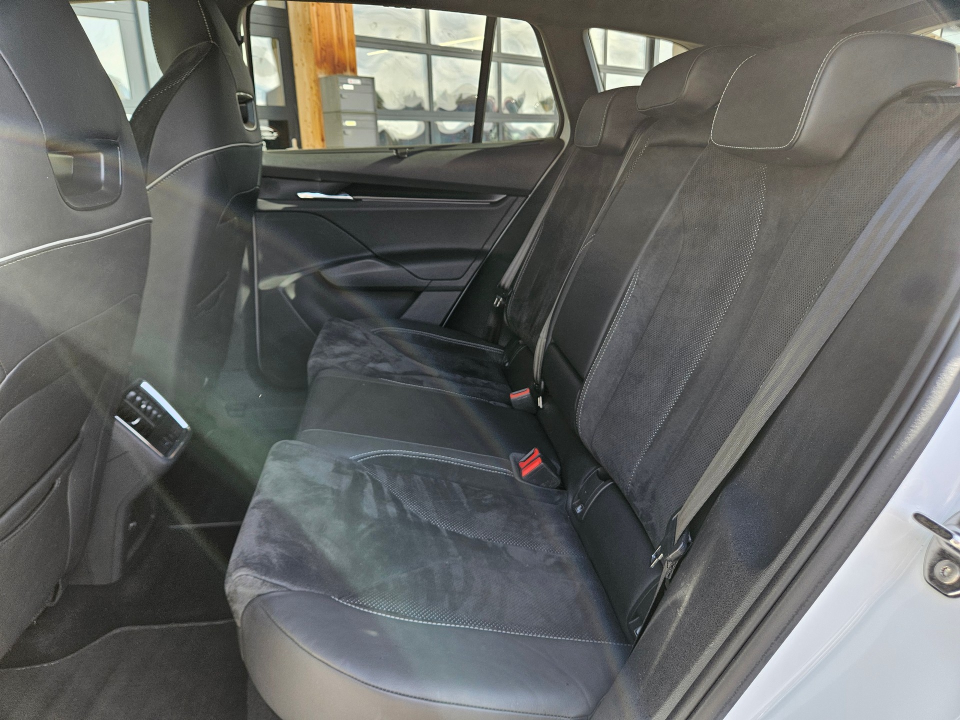 SKODA Enyaq iV 80 SportLine-image-13