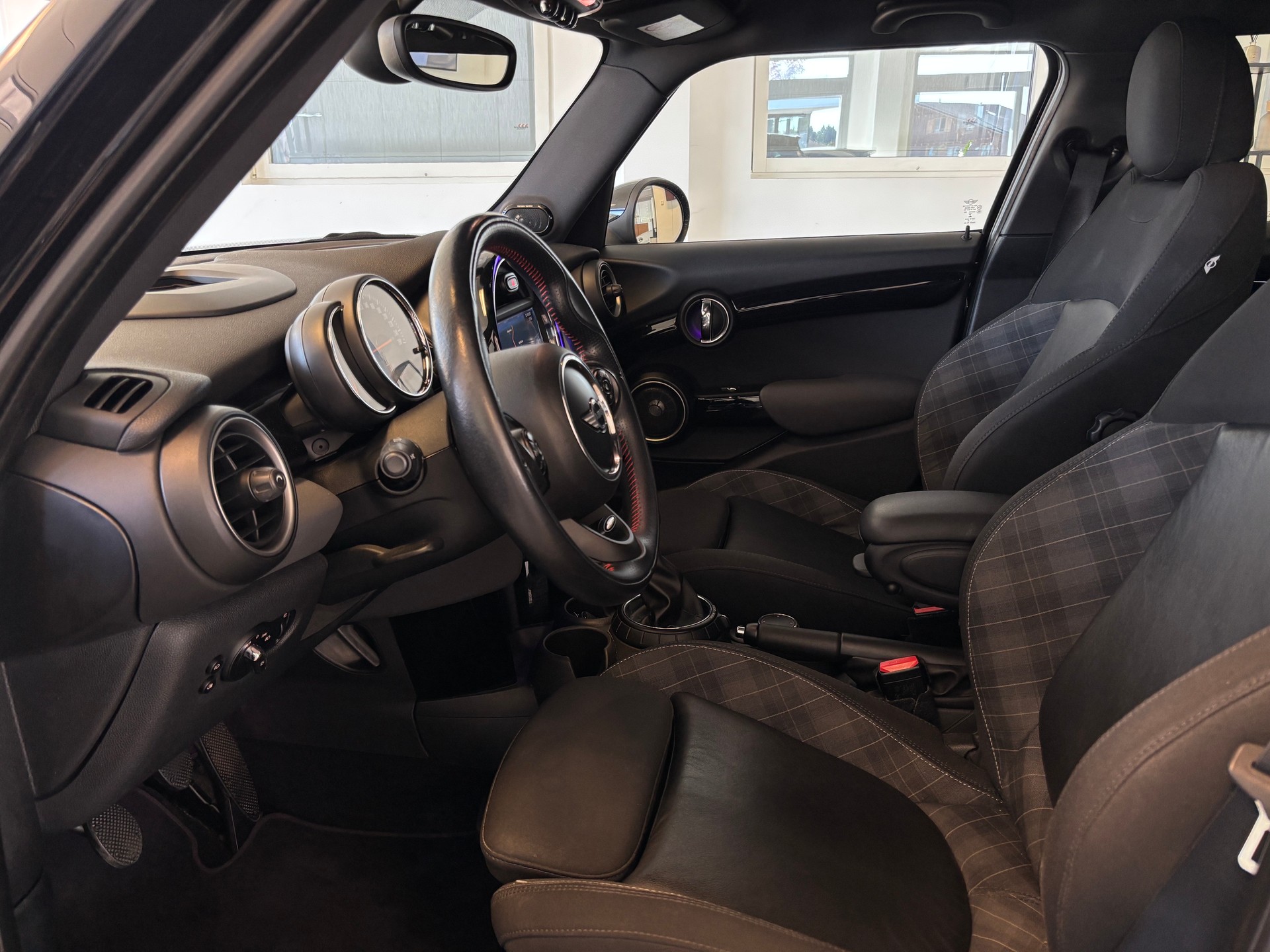 MINI Cooper S-image-6