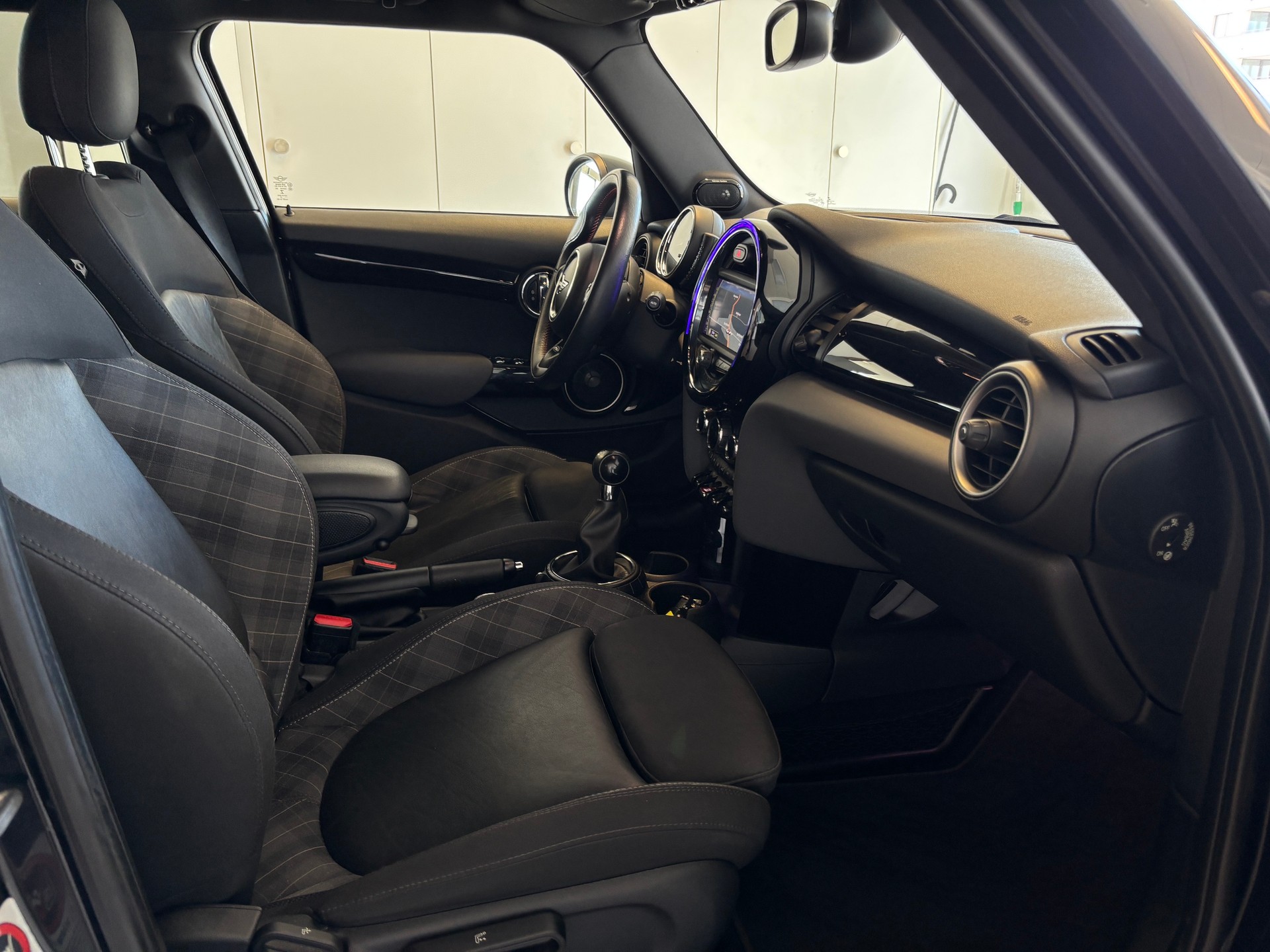 MINI Cooper S-image-9