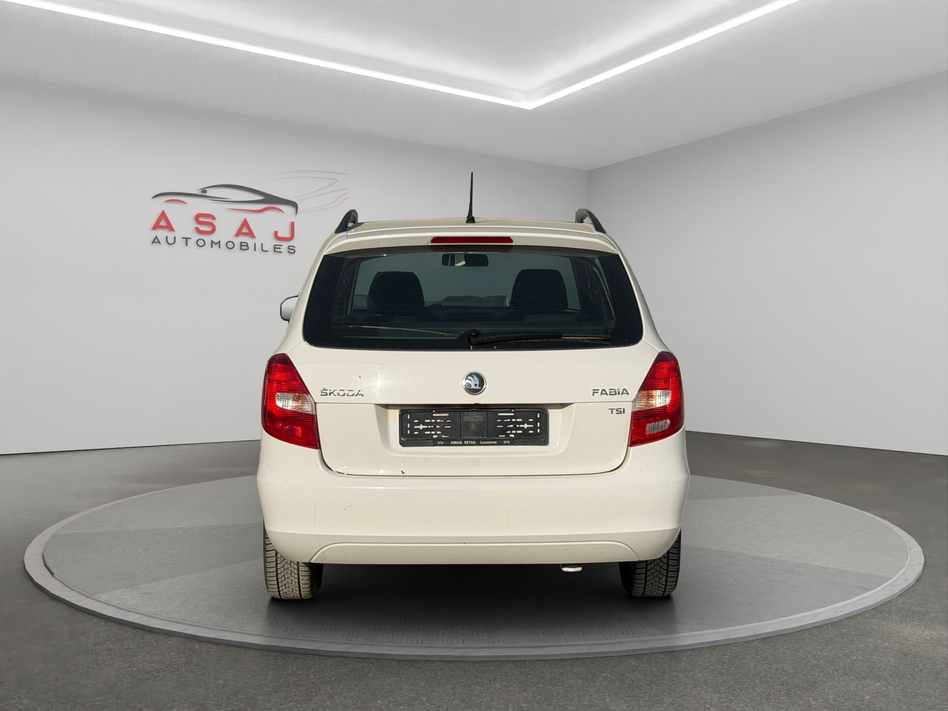 SKODA Fabia 1.2 TSI Family-image-6