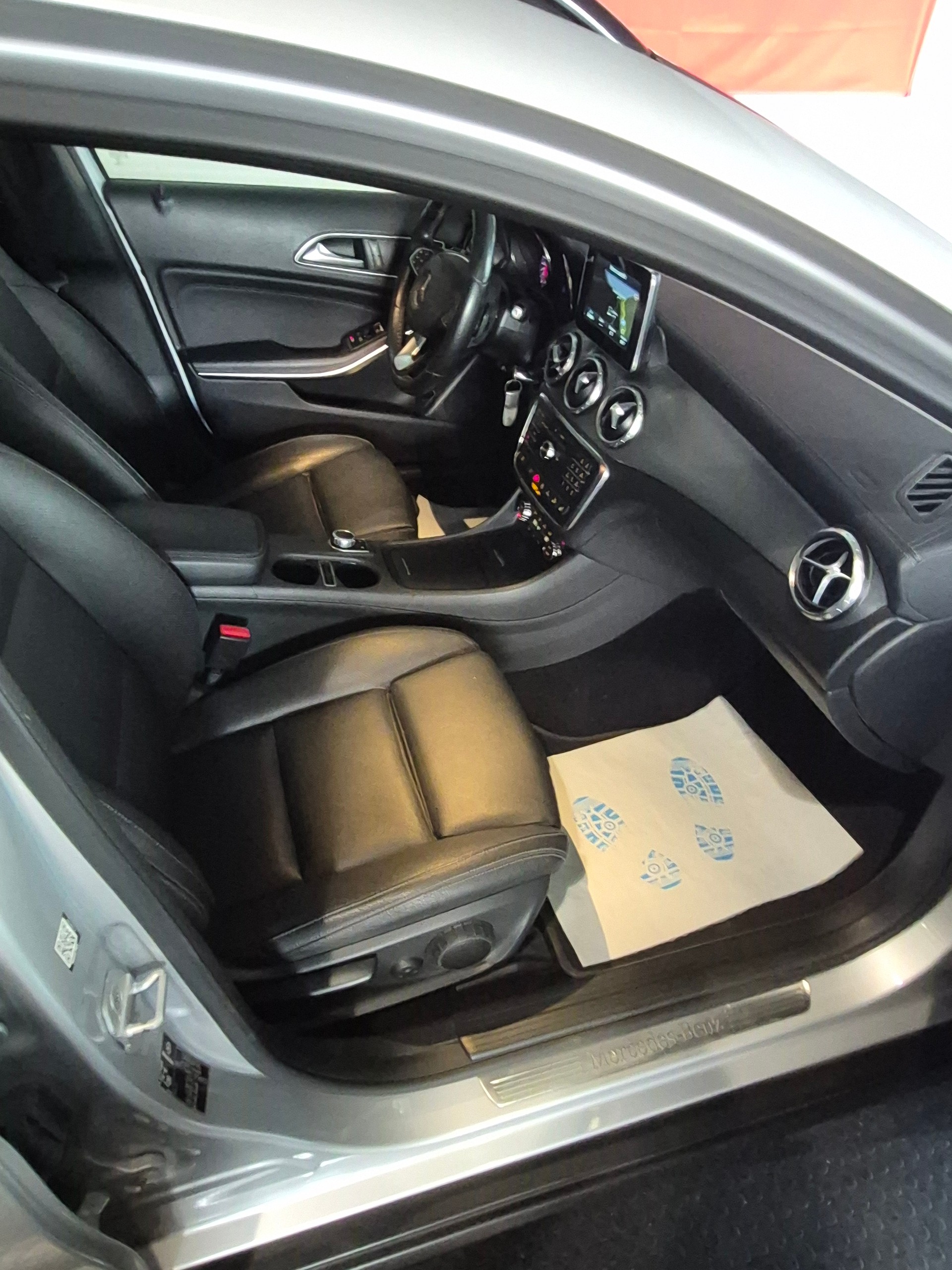 MERCEDES-BENZ GLA 200 CDI Swiss Star Edition 4Matic 7G-DCT-image-6
