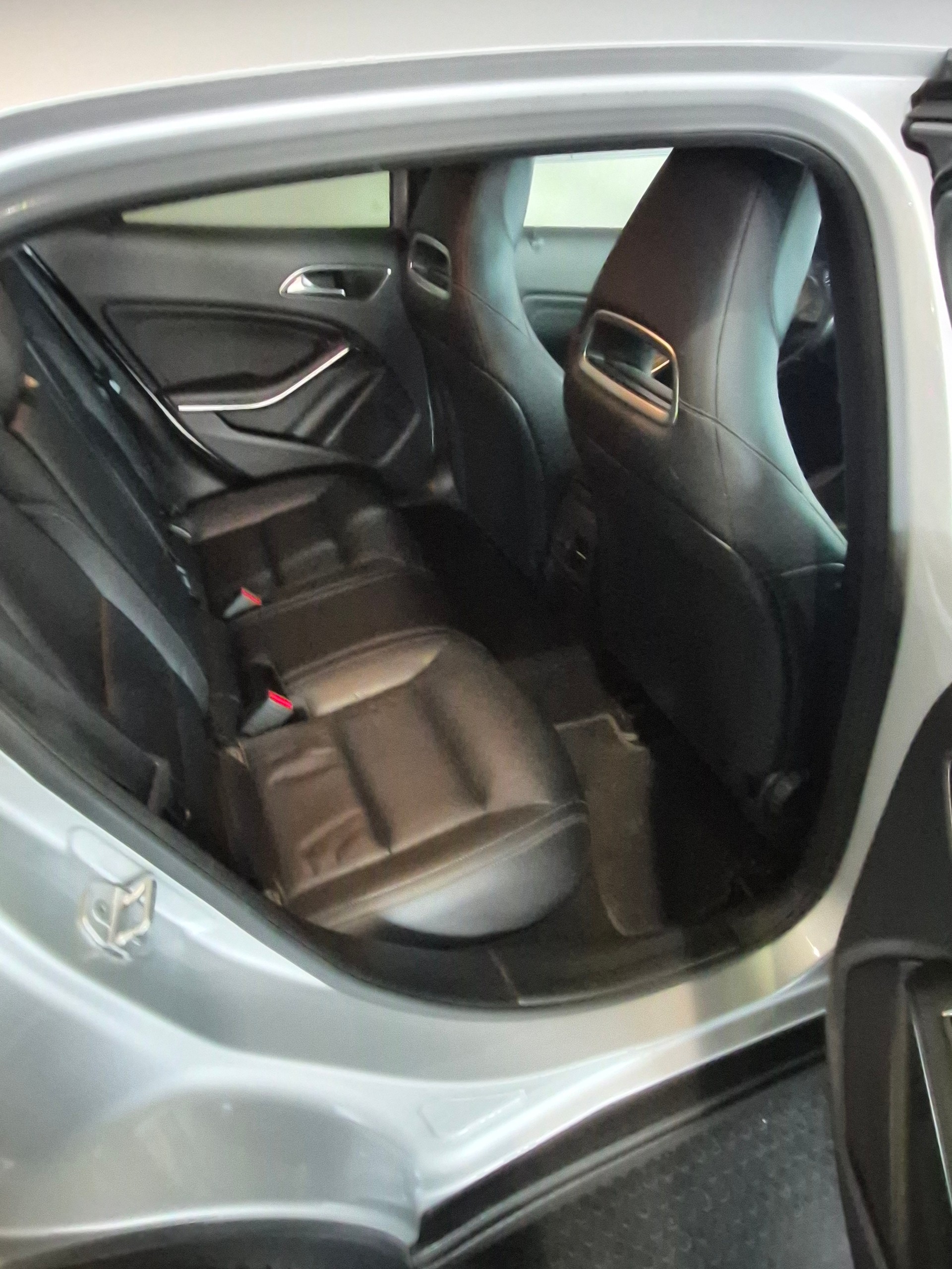 MERCEDES-BENZ GLA 200 CDI Swiss Star Edition 4Matic 7G-DCT-image-7