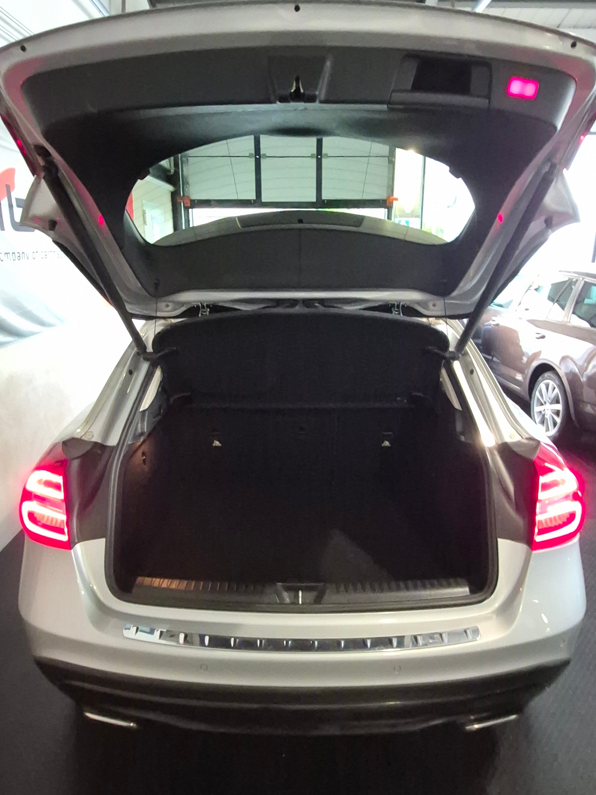 MERCEDES-BENZ GLA 200 CDI Swiss Star Edition 4Matic 7G-DCT-image-8
