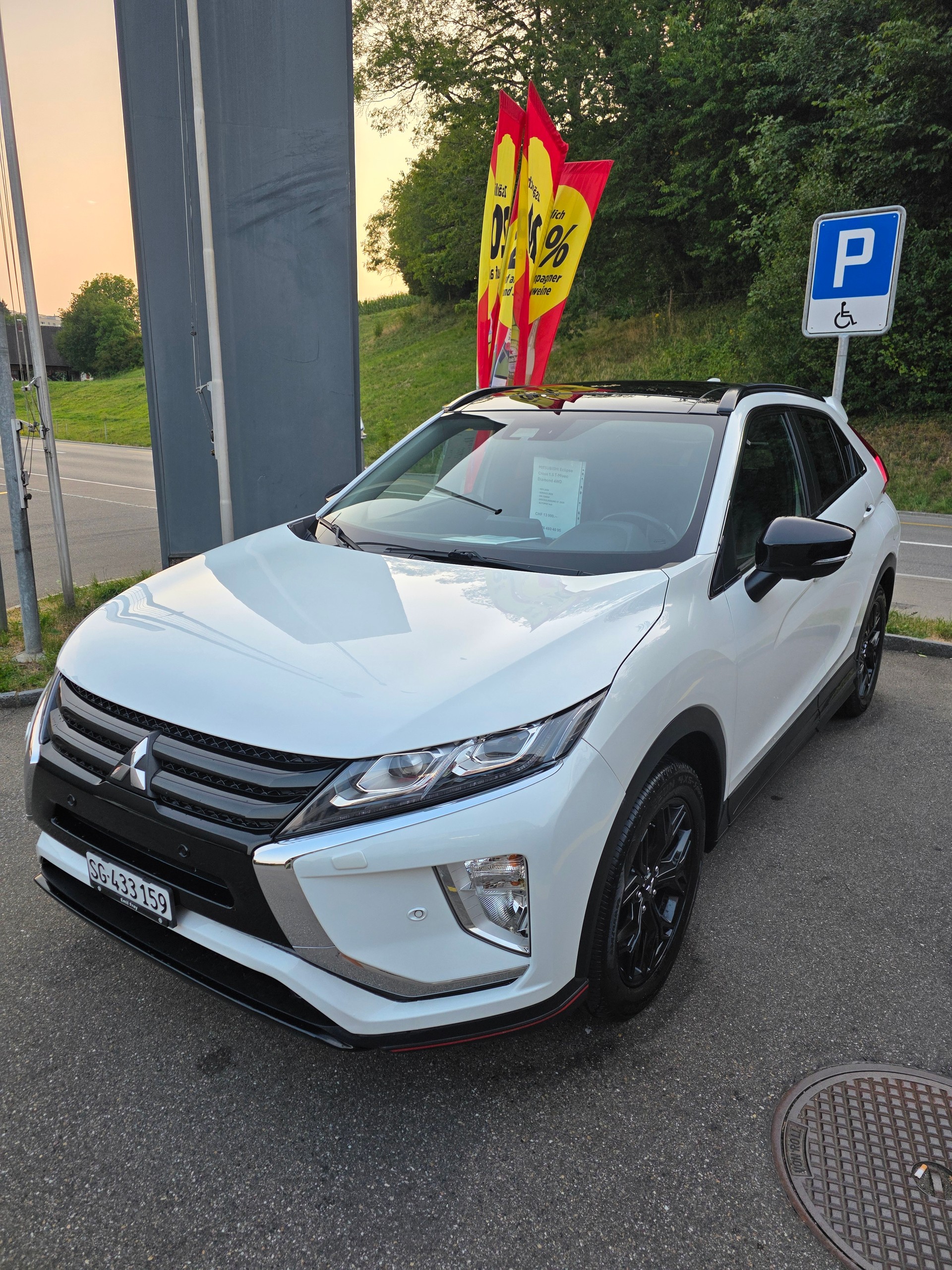 MITSUBISHI Eclipse Cross 1.5 T-Mivec Diamond Black Line 4WD CVT-showroom-element-2