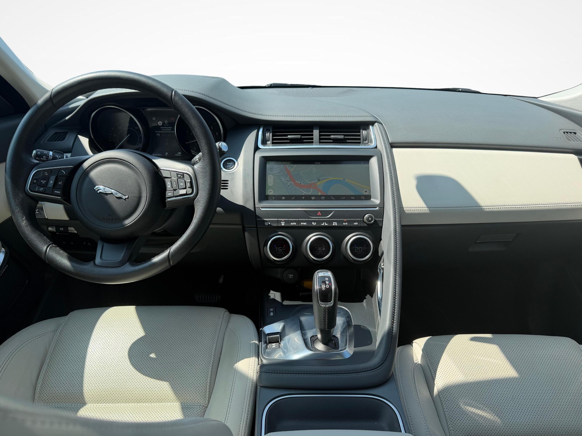 JAGUAR E-Pace 2.0 T 200 SE AWD-image-10
