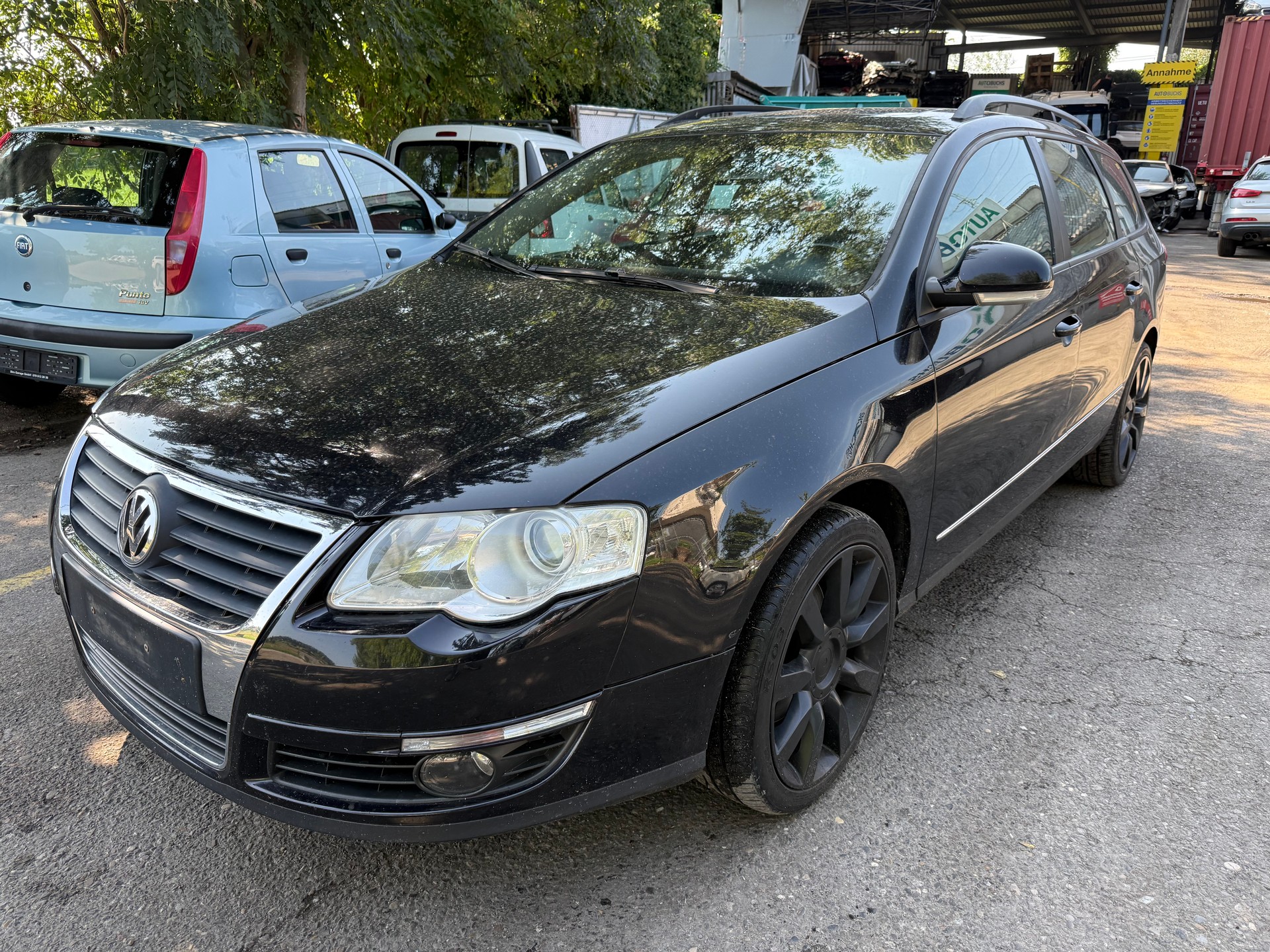 VW Passat Variant 2.0 FSI Trendline-image-2
