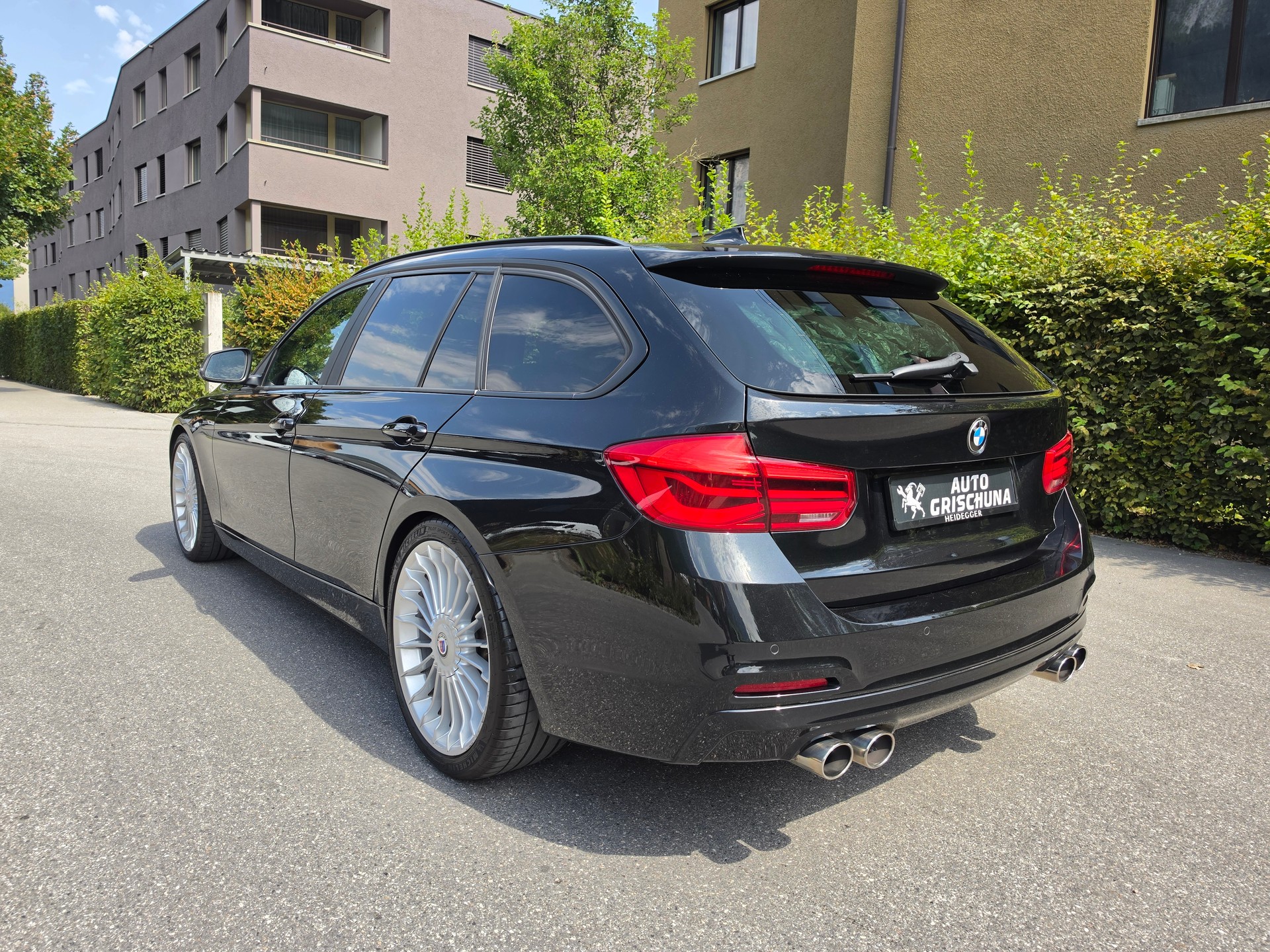 BMW-ALPINA D3 BiTurbo Touring 3.0d xDrive Switch-Tronic-image-2