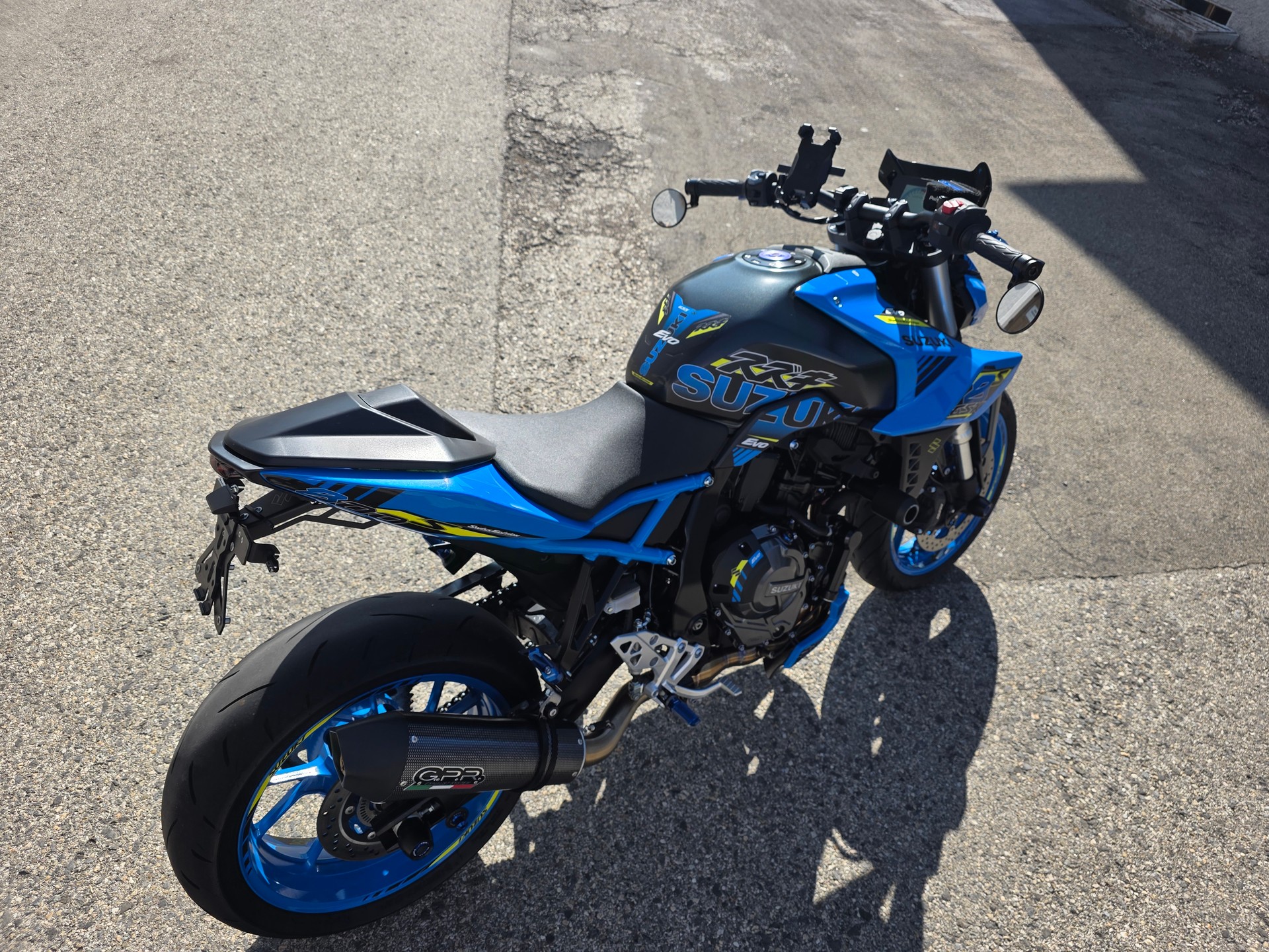 SUZUKI GSX-8S-image-1