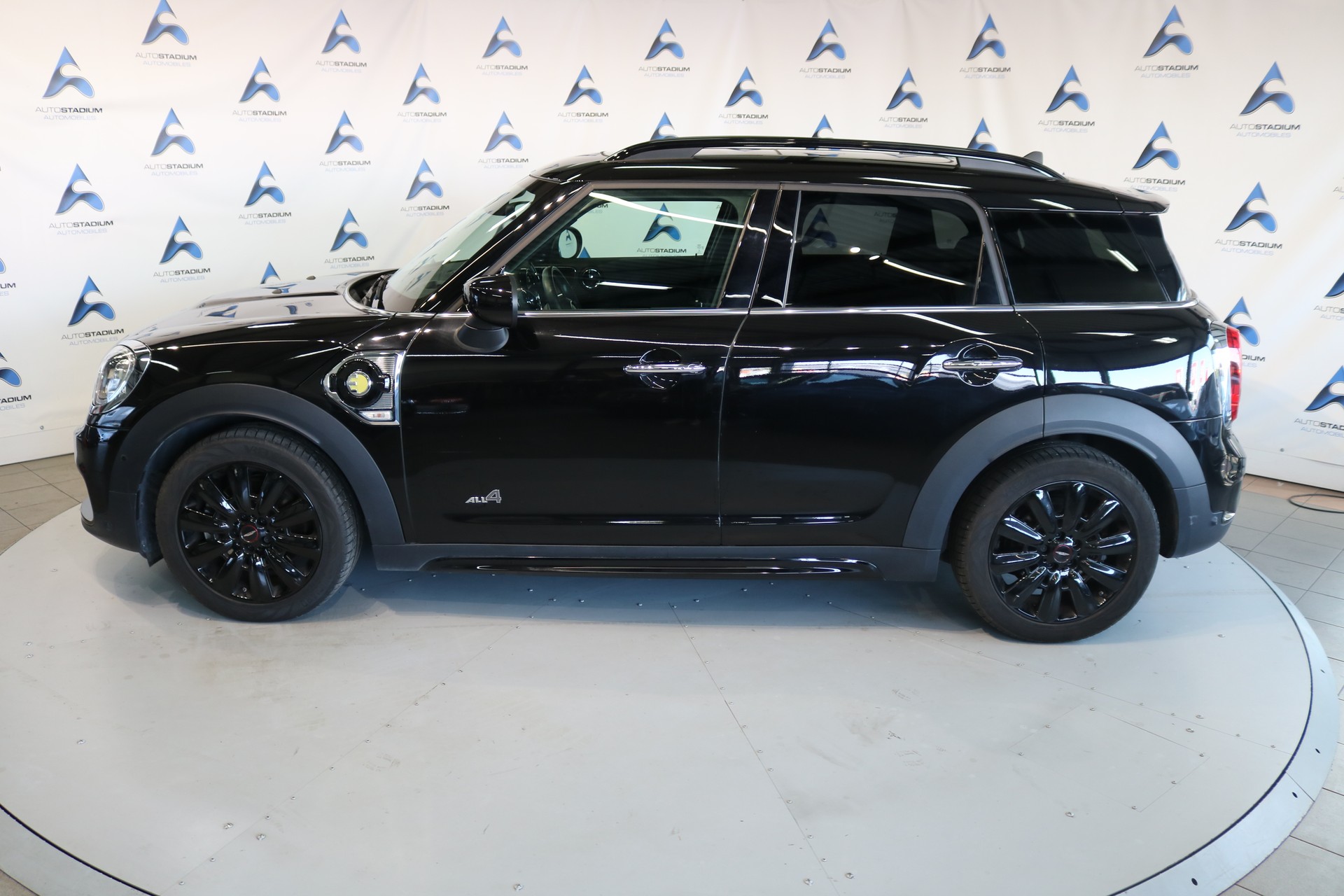 MINI Countryman Cooper S E ALL4 PHEV Steptronic-image-16