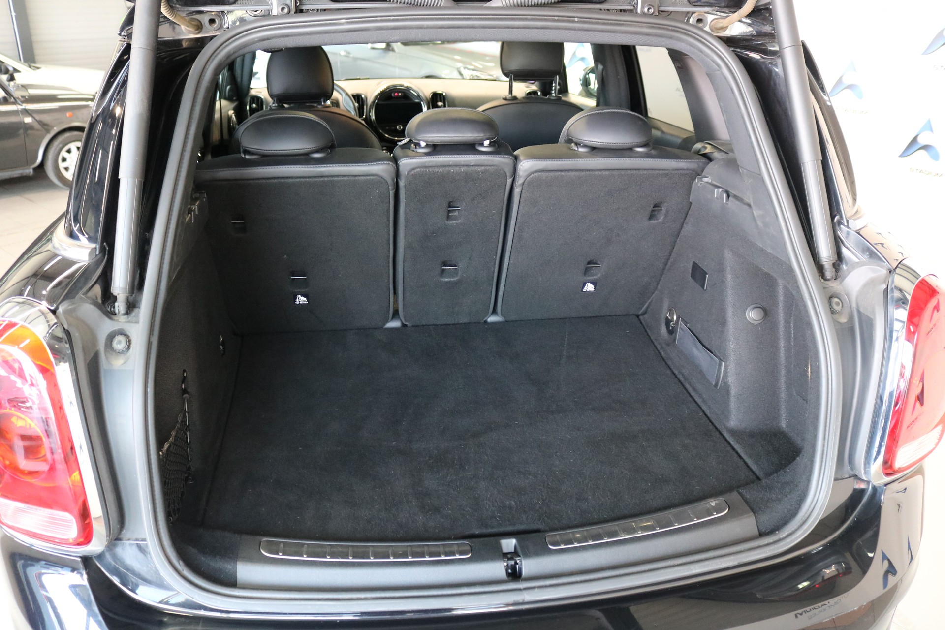 MINI Countryman Cooper S E ALL4 PHEV Steptronic-image-6