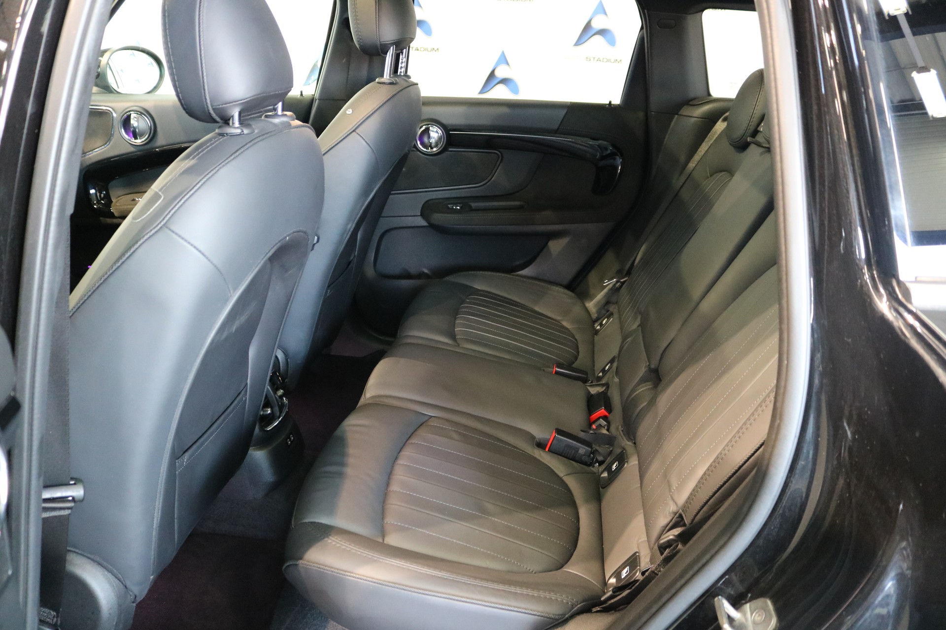 MINI Countryman Cooper S E ALL4 PHEV Steptronic-image-5