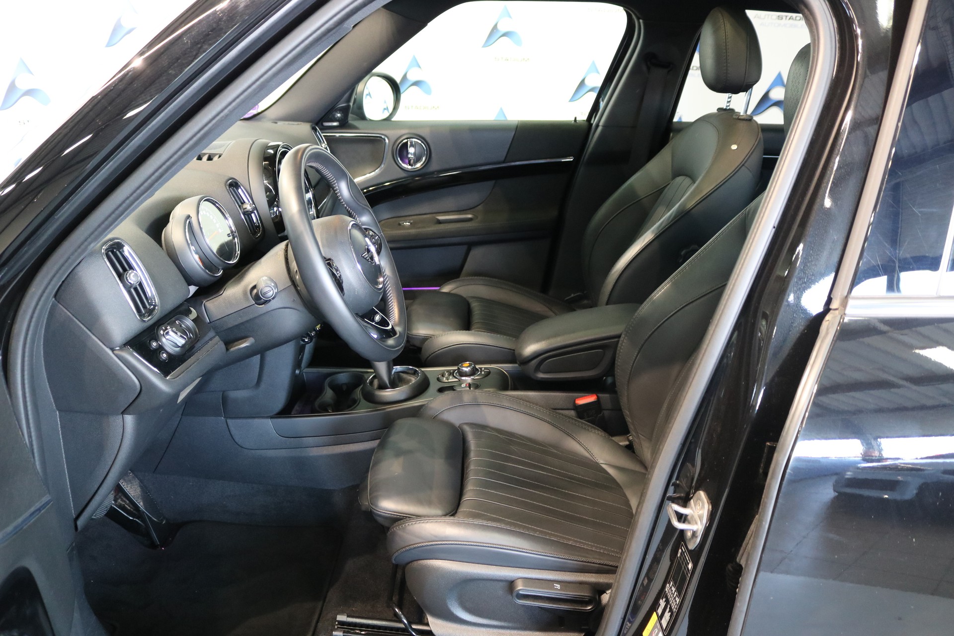 MINI Countryman Cooper S E ALL4 PHEV Steptronic-showroom-element-3