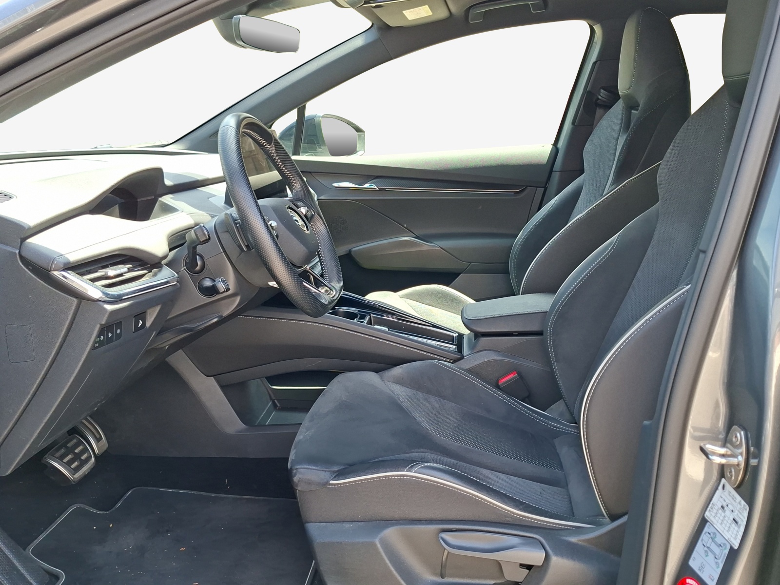 SKODA Enyaq iV 60-image-8