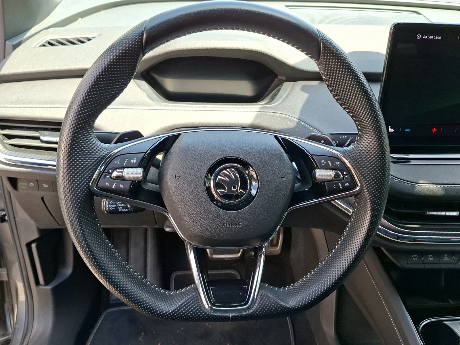 SKODA Enyaq iV 60-image-10