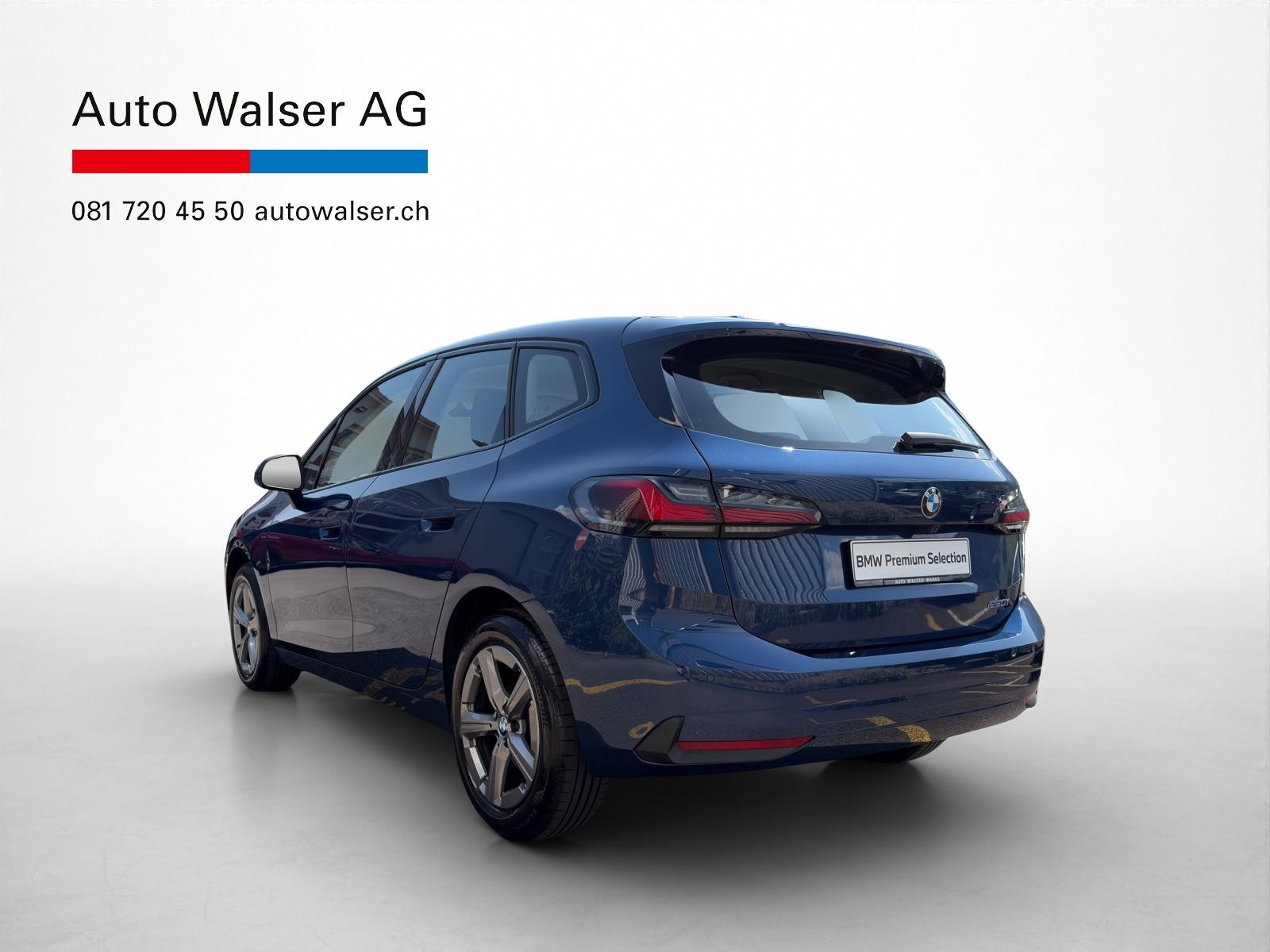 BMW 220i Active Tourer-showroom-element-2