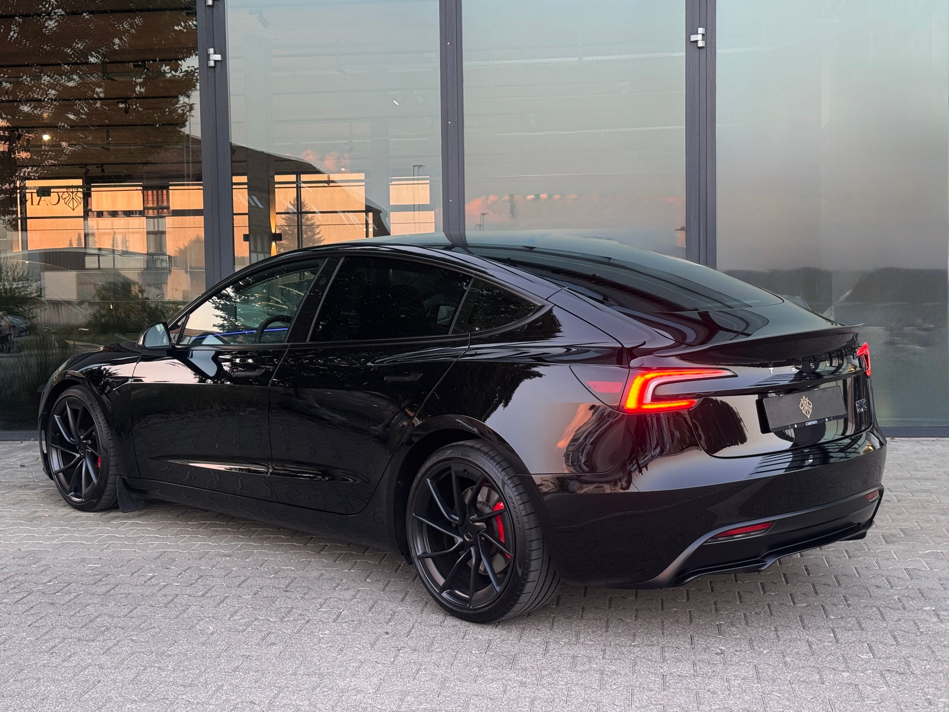 TESLA Model 3 Dual Motor Performance AWD / Highland / HW4-image-5