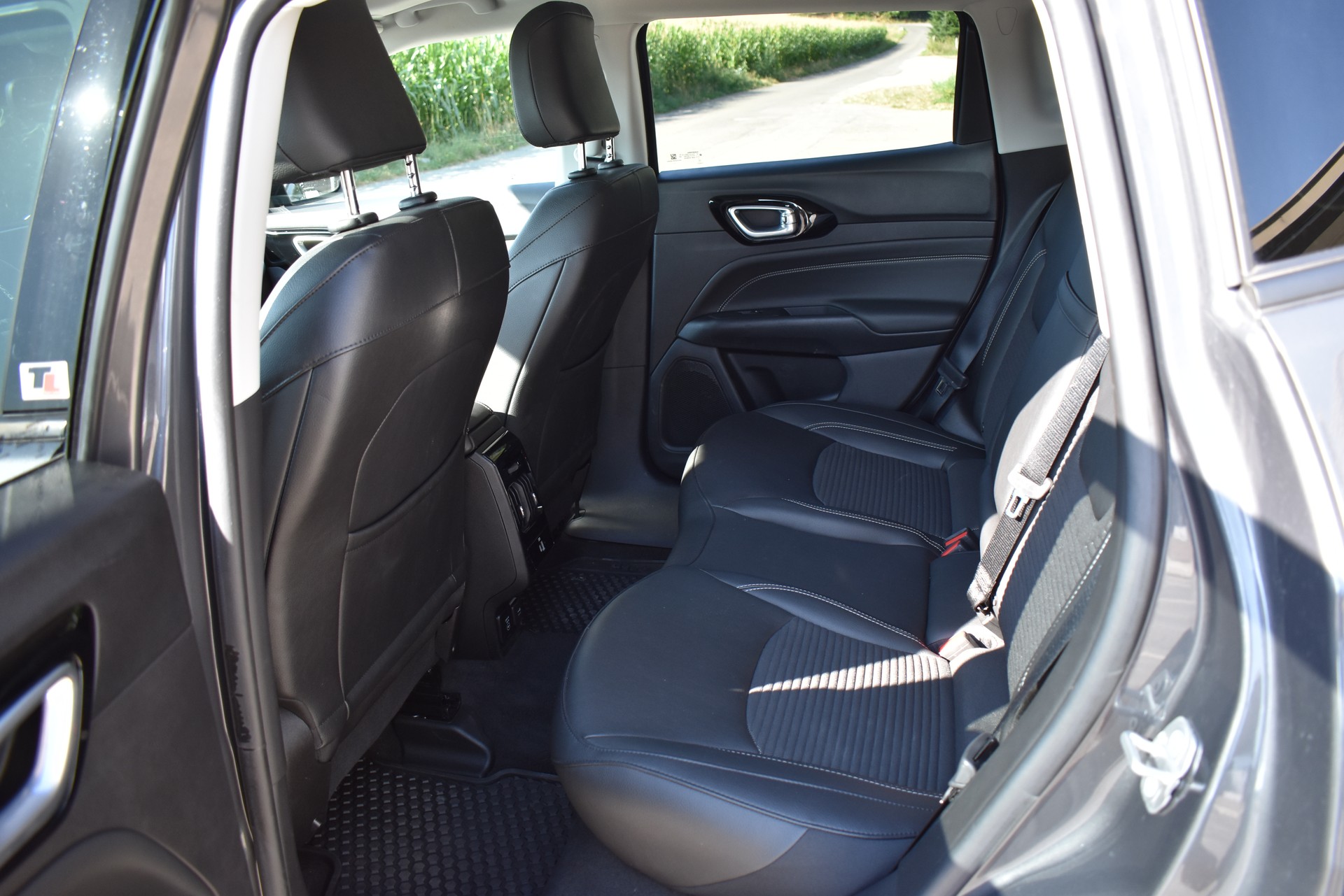JEEP Compass 1.3 T PHEV Limited Plus AWD-image-11