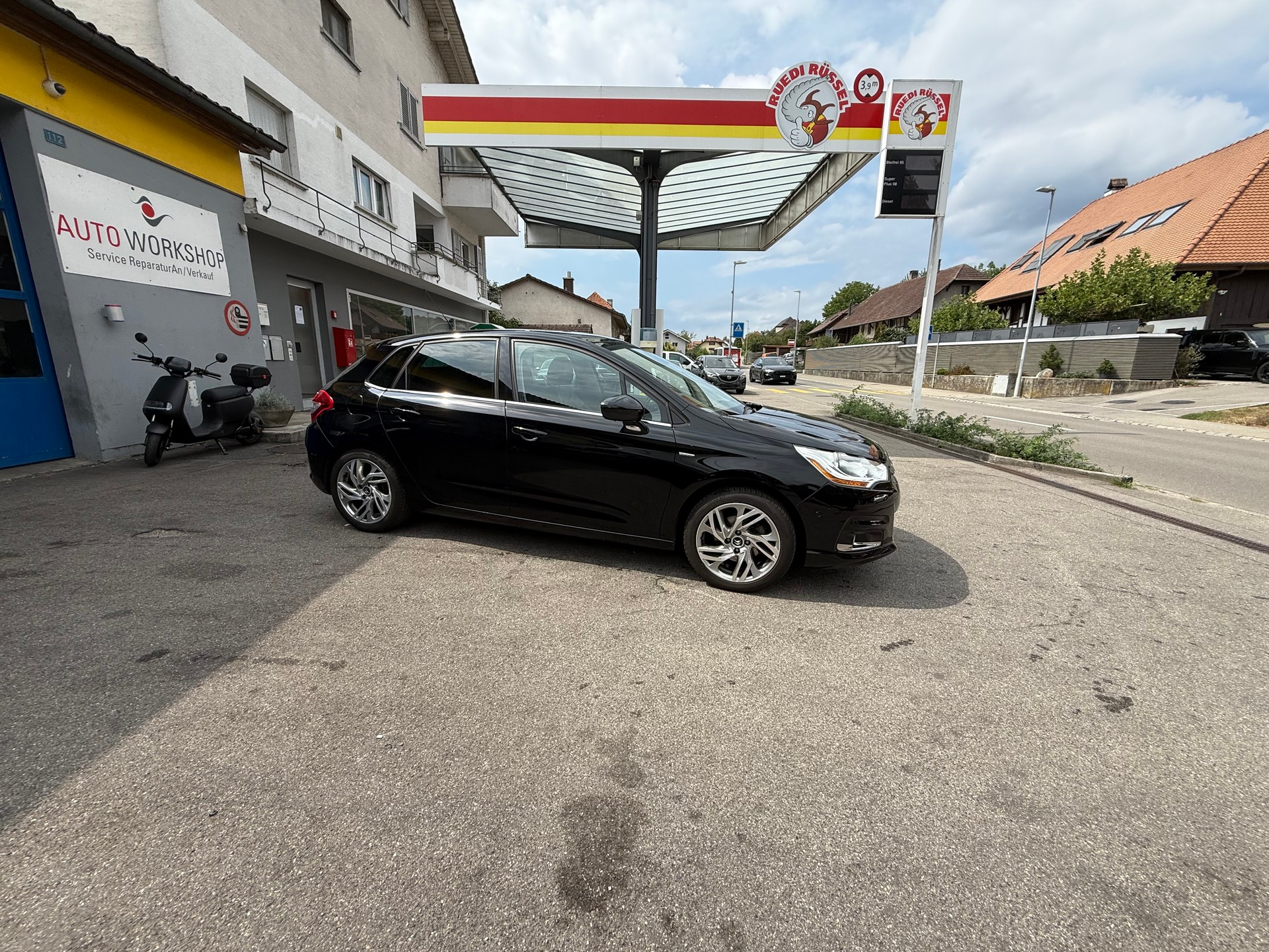CITROEN C4 Berline 1.6 e-HDi Edition EGS6-image-1