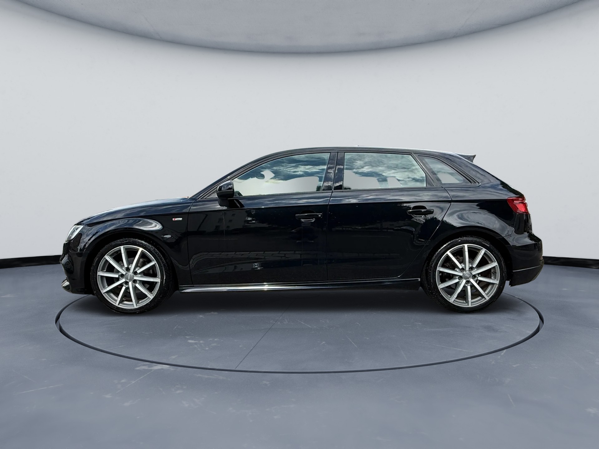 AUDI A3 Sportback 30 TDI S-line-image-7