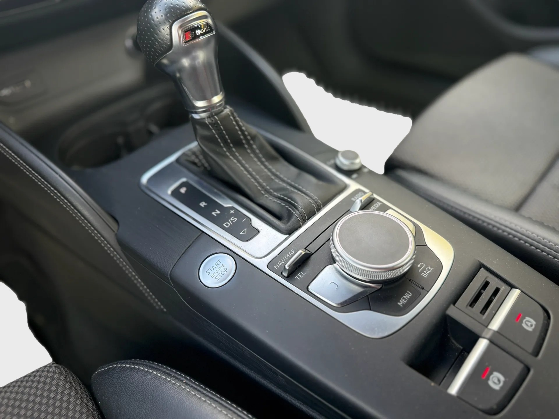 AUDI A3 Sportback 30 TDI S-line-image-11