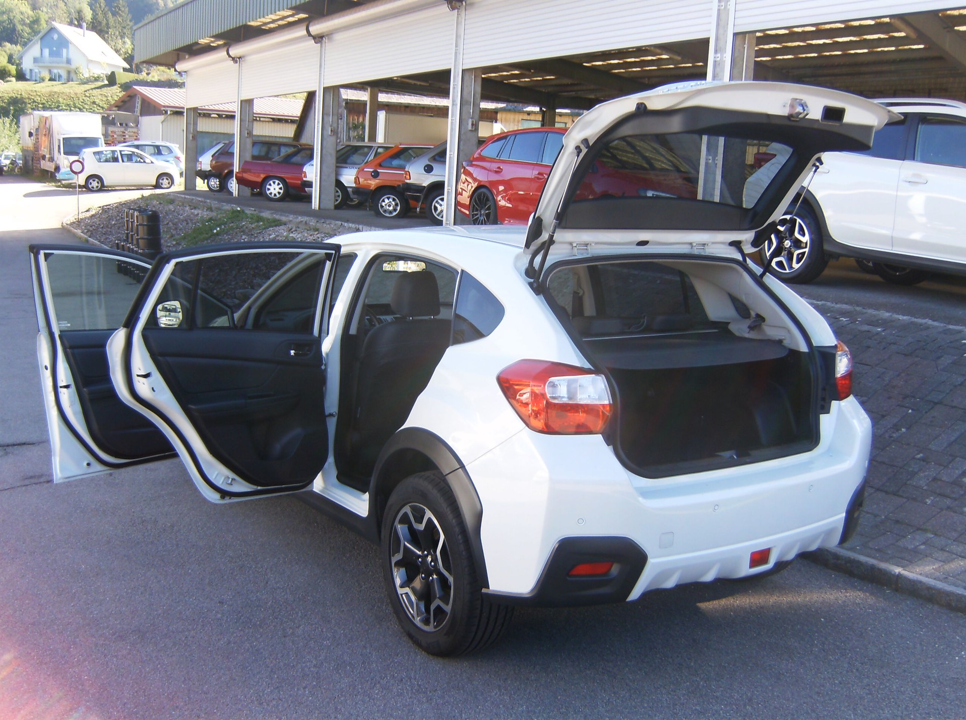 SUBARU XV 2.0 Swiss Three AWD CVT-image-4