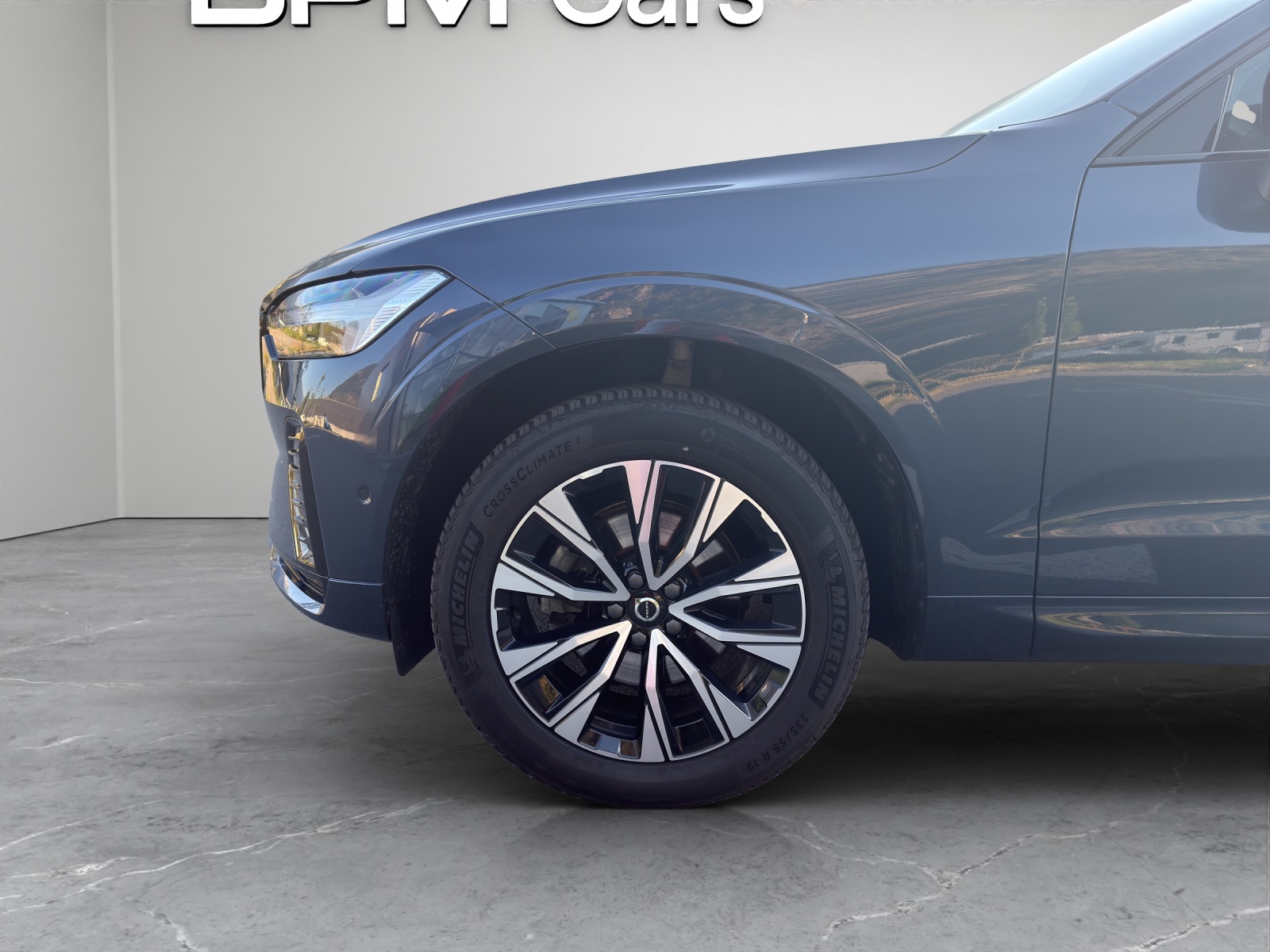 VOLVO XC60 B5 Benzin Mild Hybrid AWD Plus Dark Geartronic-image-6