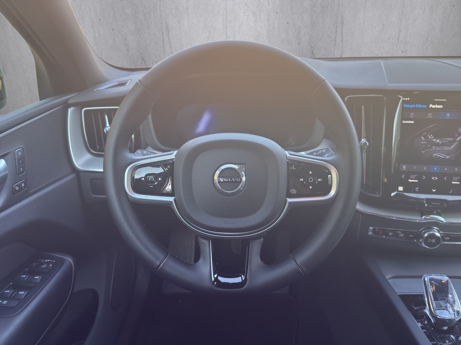 VOLVO XC60 B5 Benzin Mild Hybrid AWD Plus Dark Geartronic-image-9
