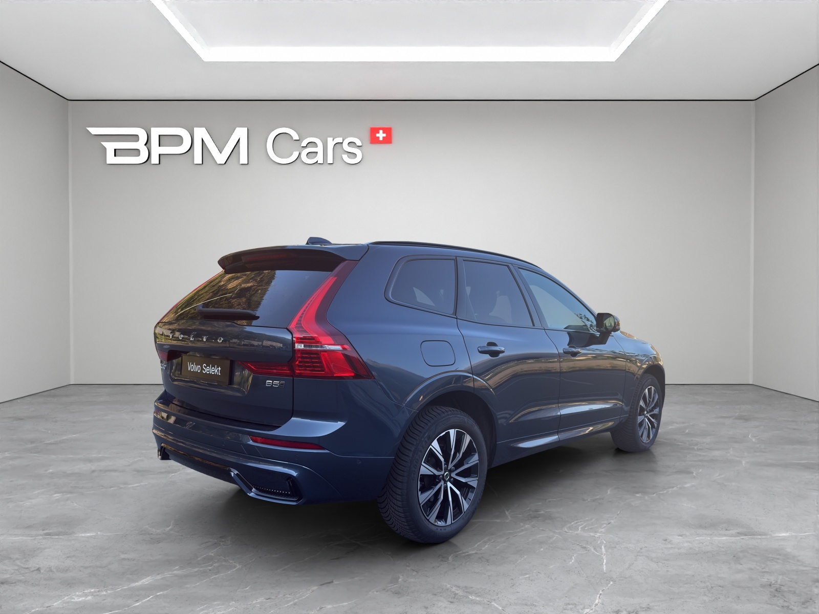 VOLVO XC60 B5 Benzin Mild Hybrid AWD Plus Dark Geartronic-image-4