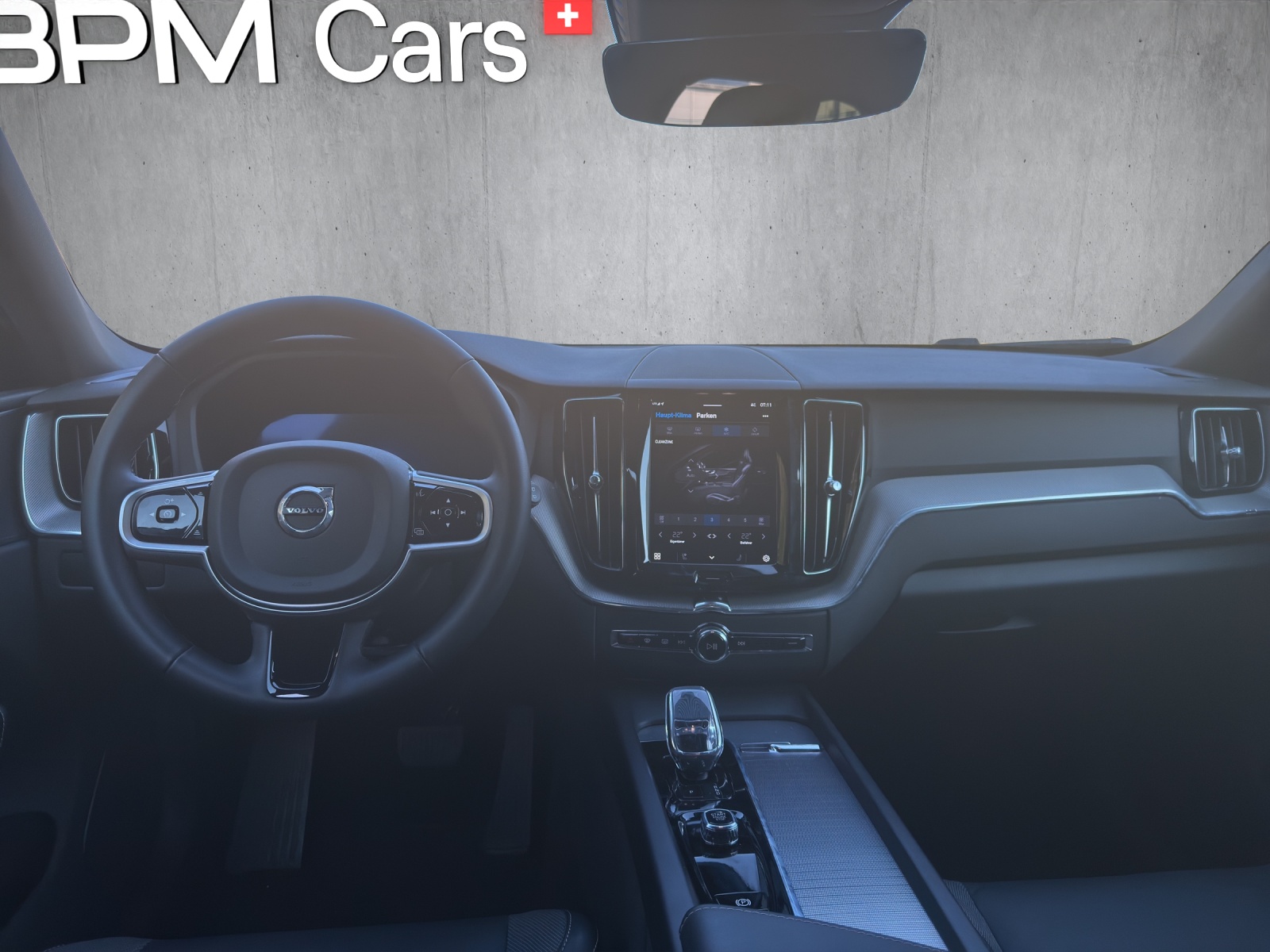 VOLVO XC60 B5 Benzin Mild Hybrid AWD Plus Dark Geartronic-image-11