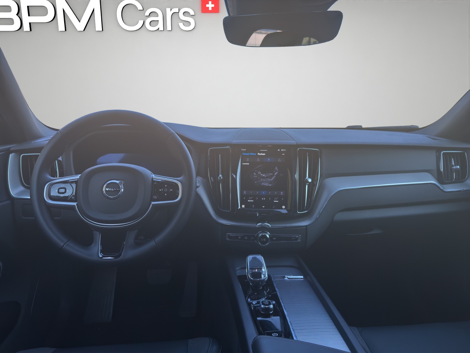 VOLVO XC60 B5 Benzin Mild Hybrid AWD Plus Dark Geartronic-image-11