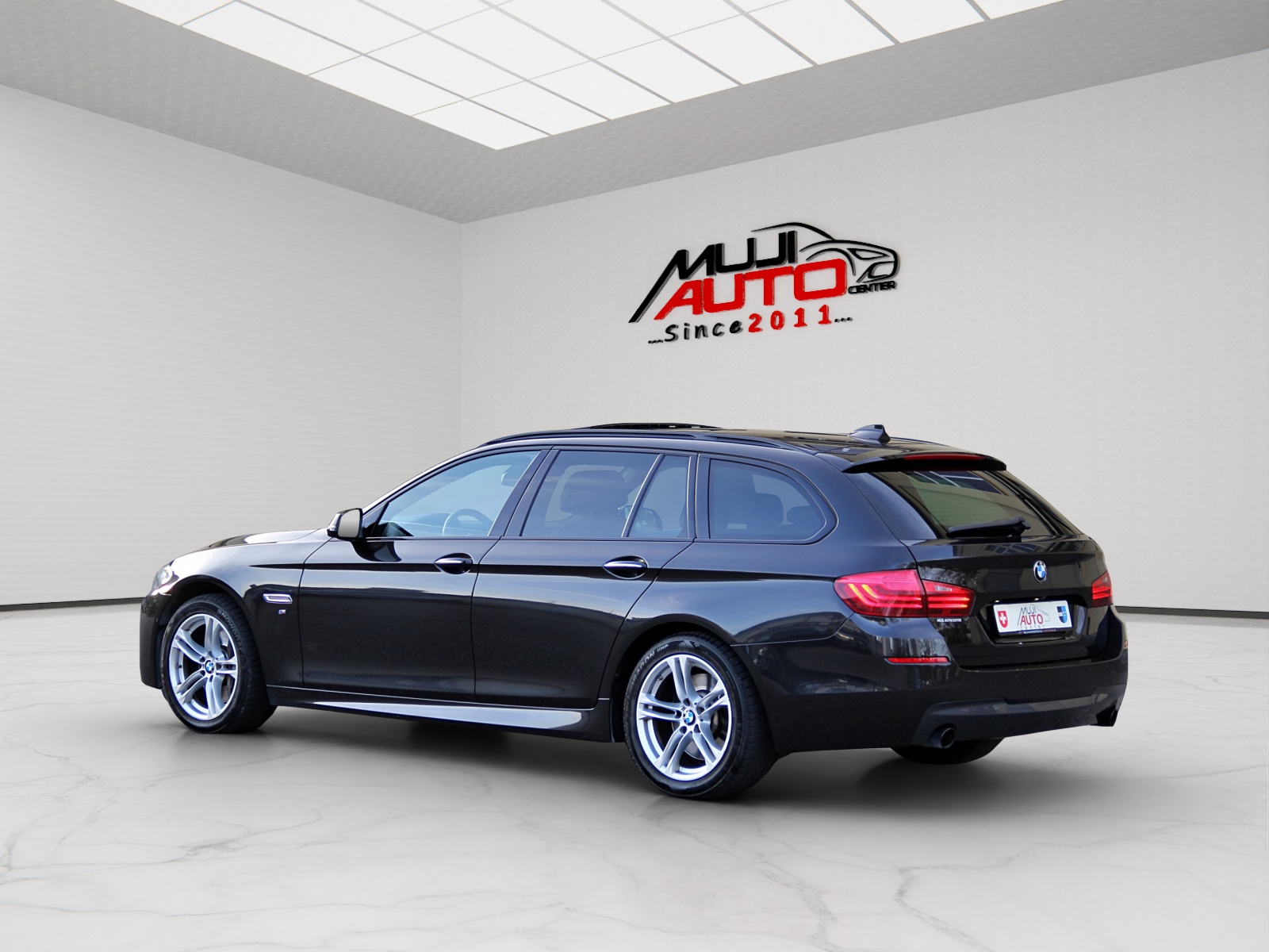 BMW 535d Touring xDrive M-Paket Platinum Sport Edition-showroom-element-2