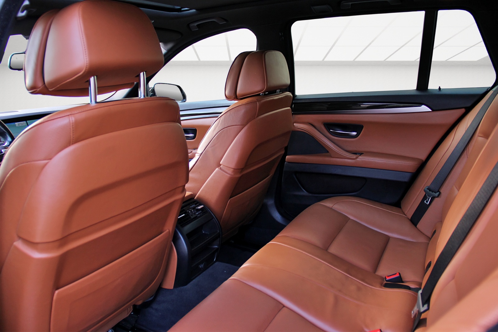 BMW 535d Touring xDrive M-Paket Platinum Sport Edition-image-9